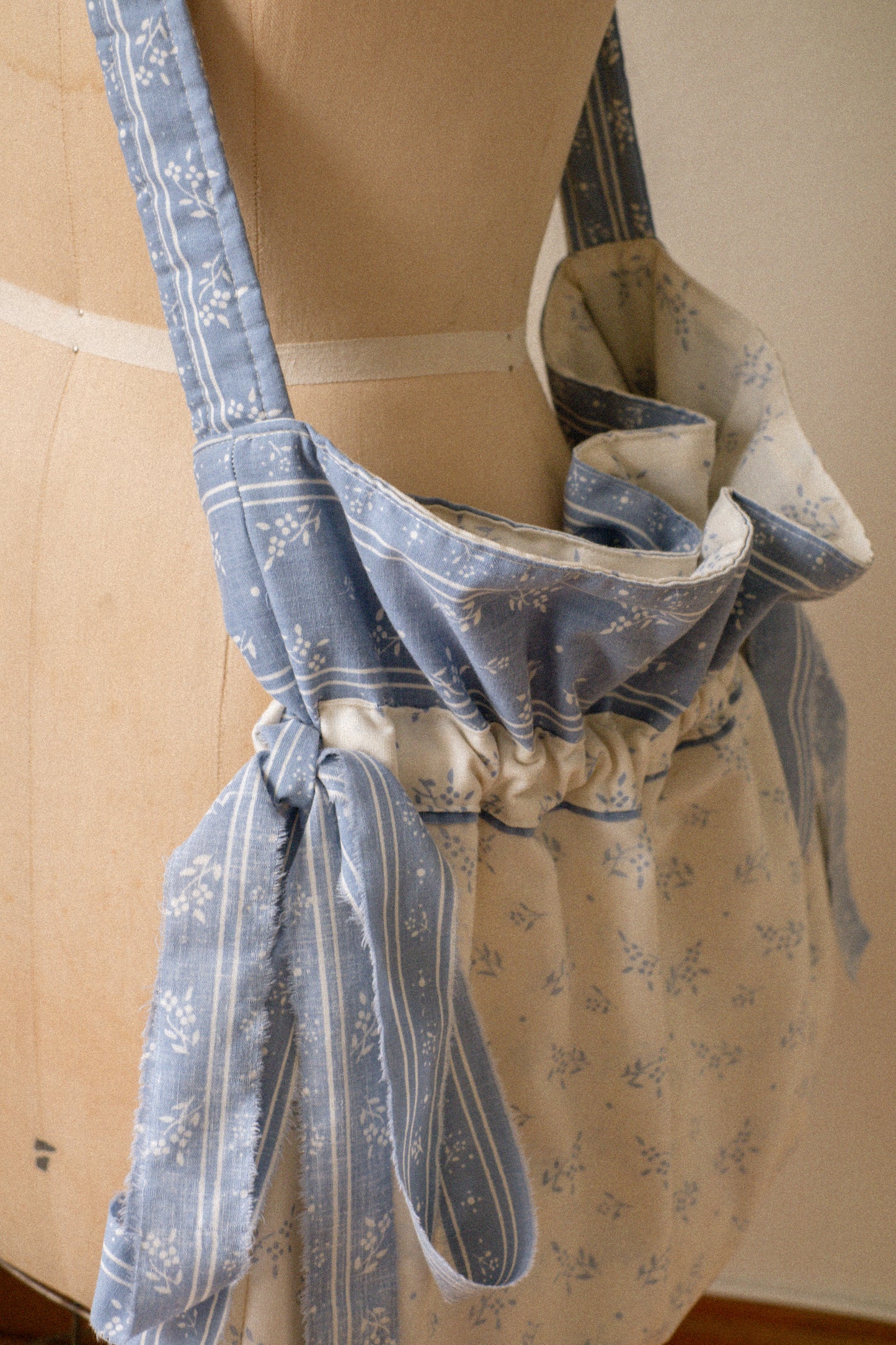 New♡ Cotton ruffled bow slouchy tote bag - Bluebell