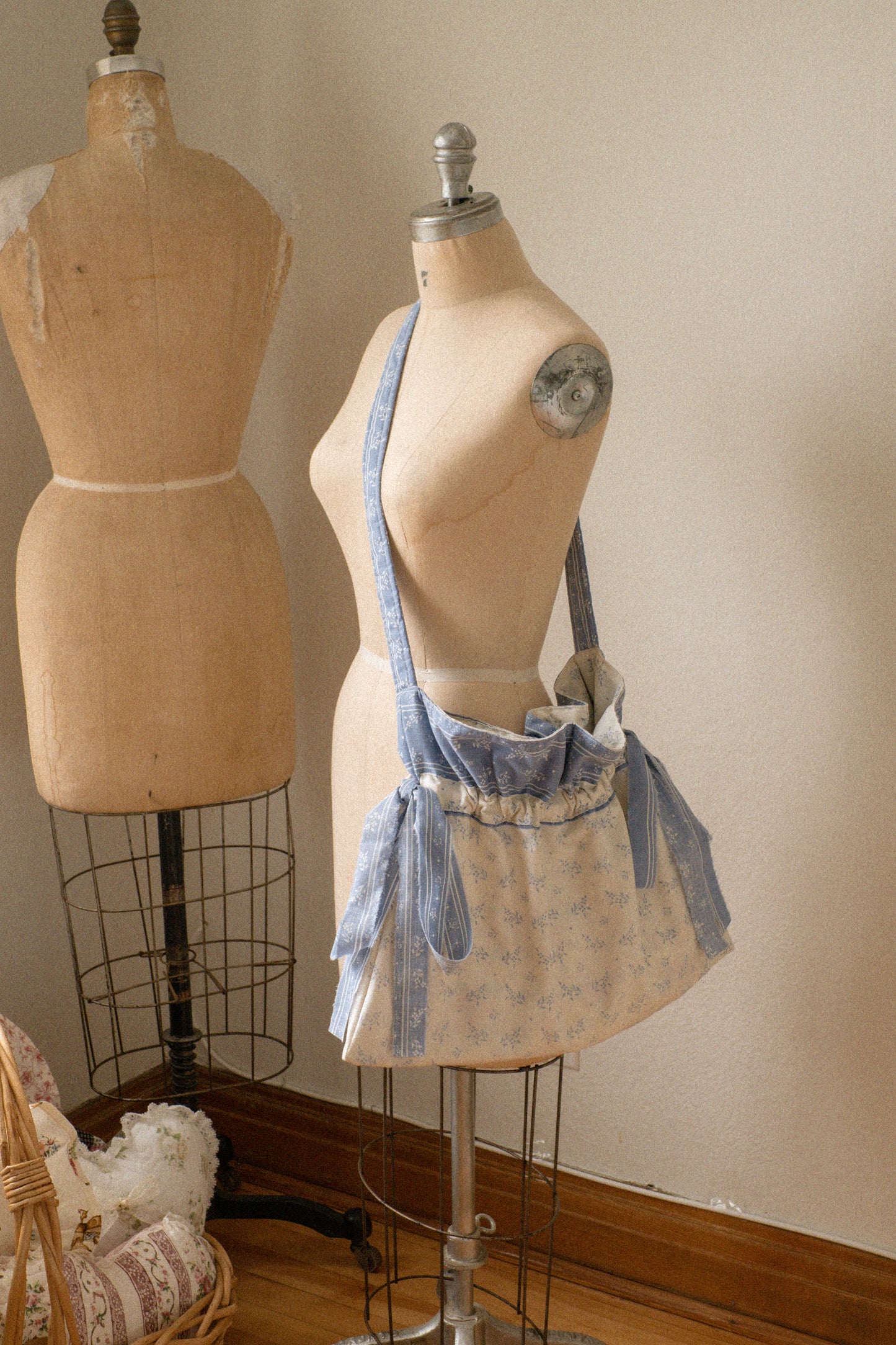 New♡ Cotton ruffled bow slouchy tote bag - Bluebell