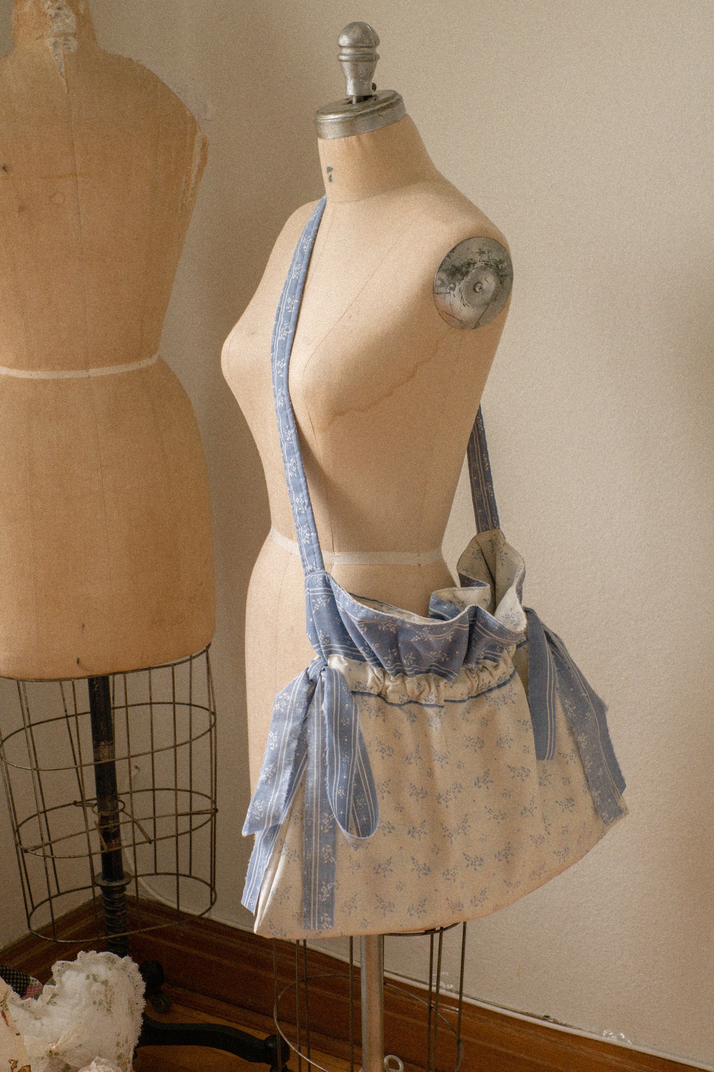 New♡ Cotton ruffled bow slouchy tote bag - Bluebell