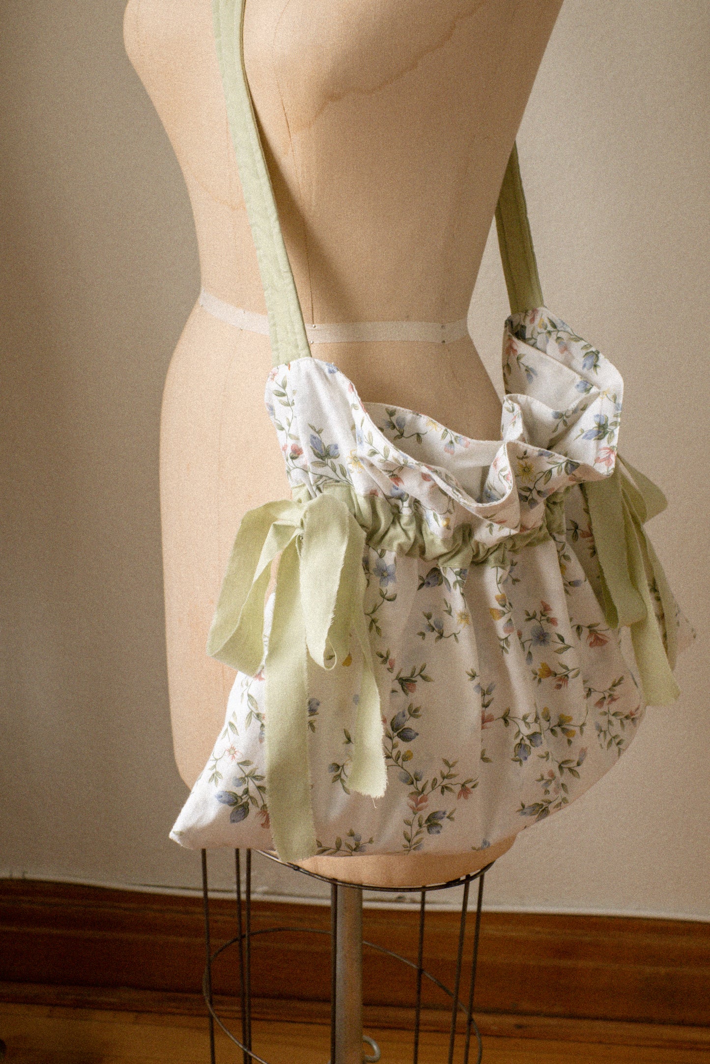 New♡ Cotton ruffled bow slouchy tote bag - Peppermint