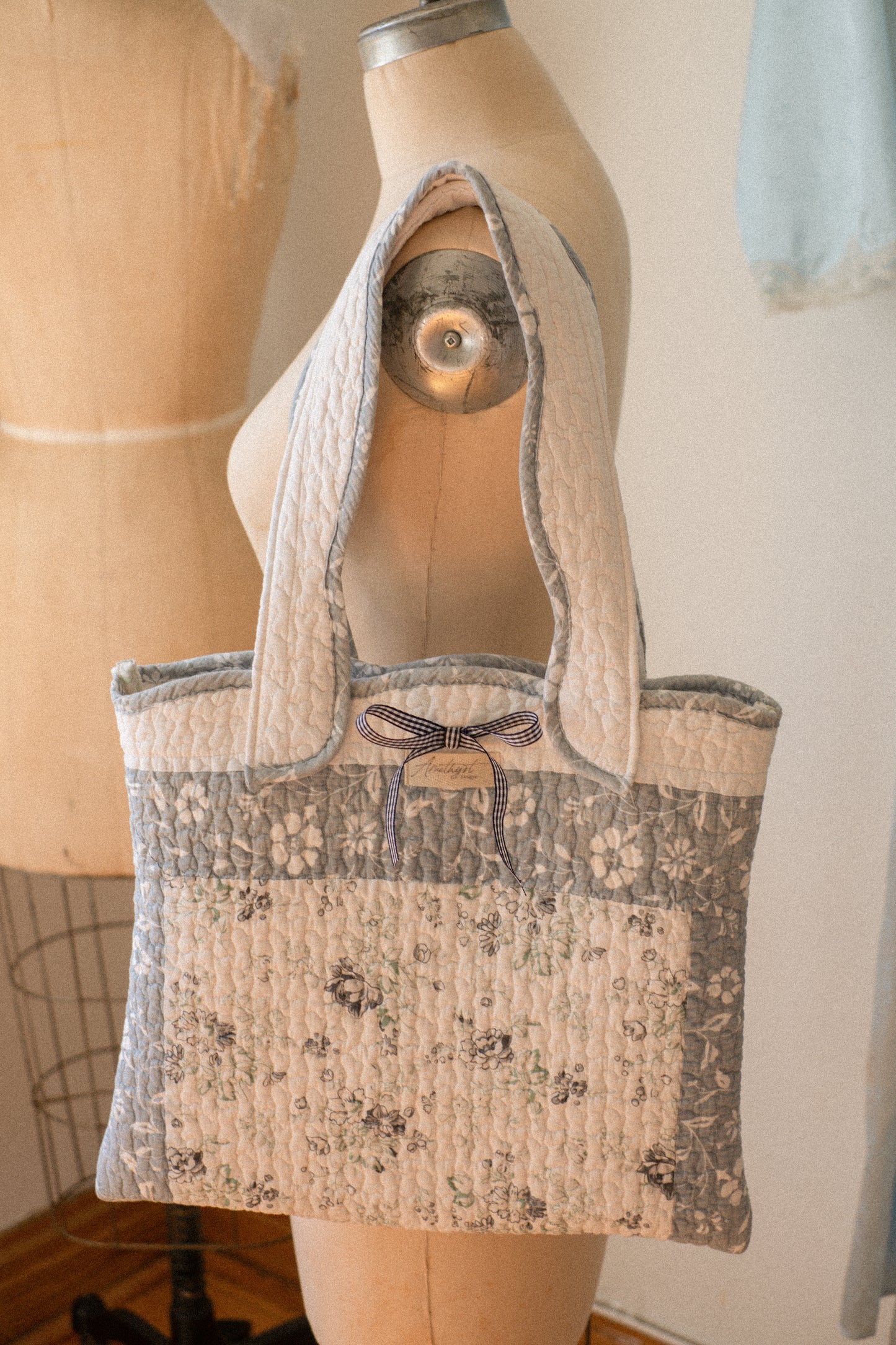 Handmade quilted mini tote bag - Blueberry
