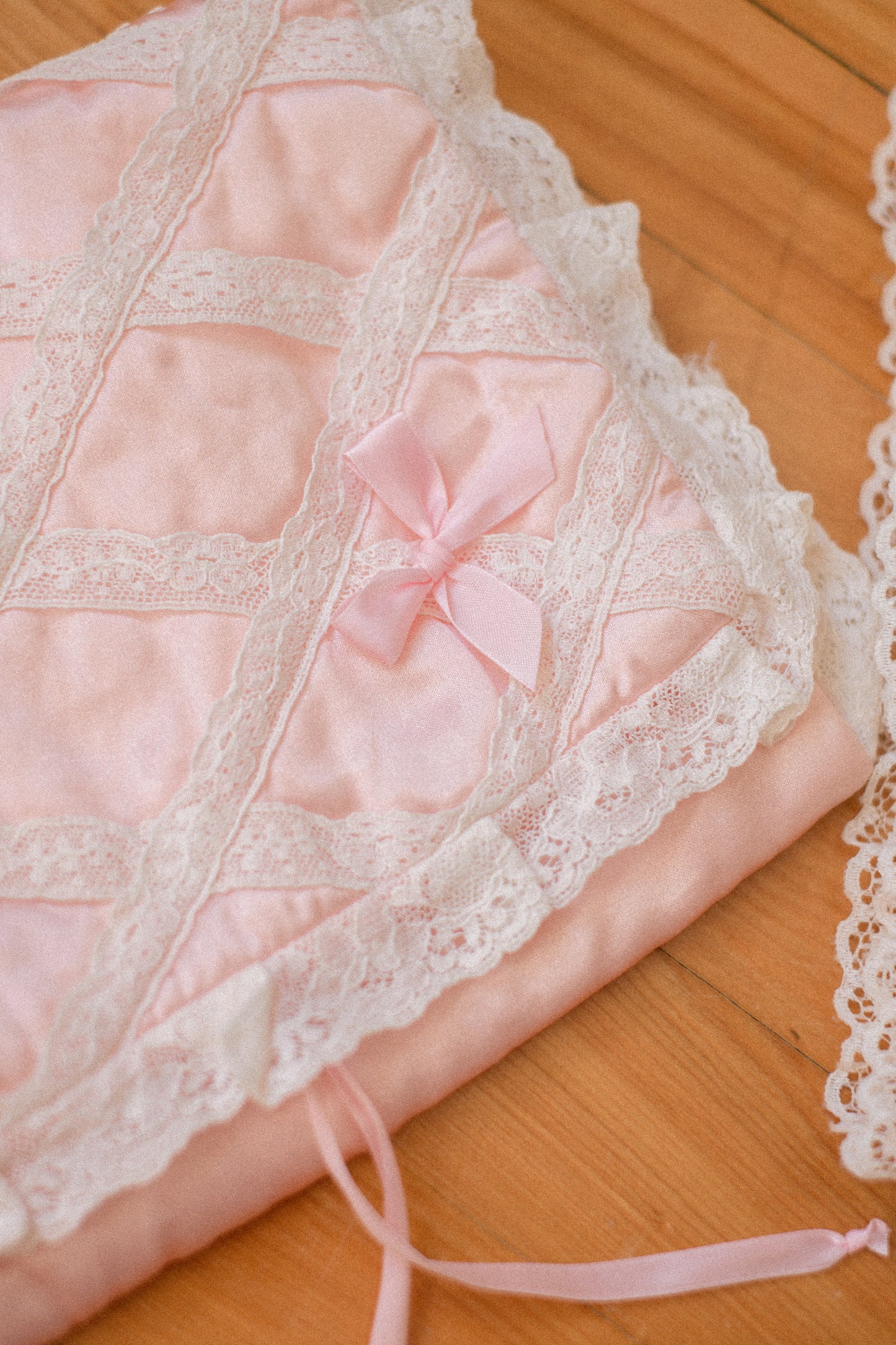 Vintage Satin lingerie bag - Pink bows