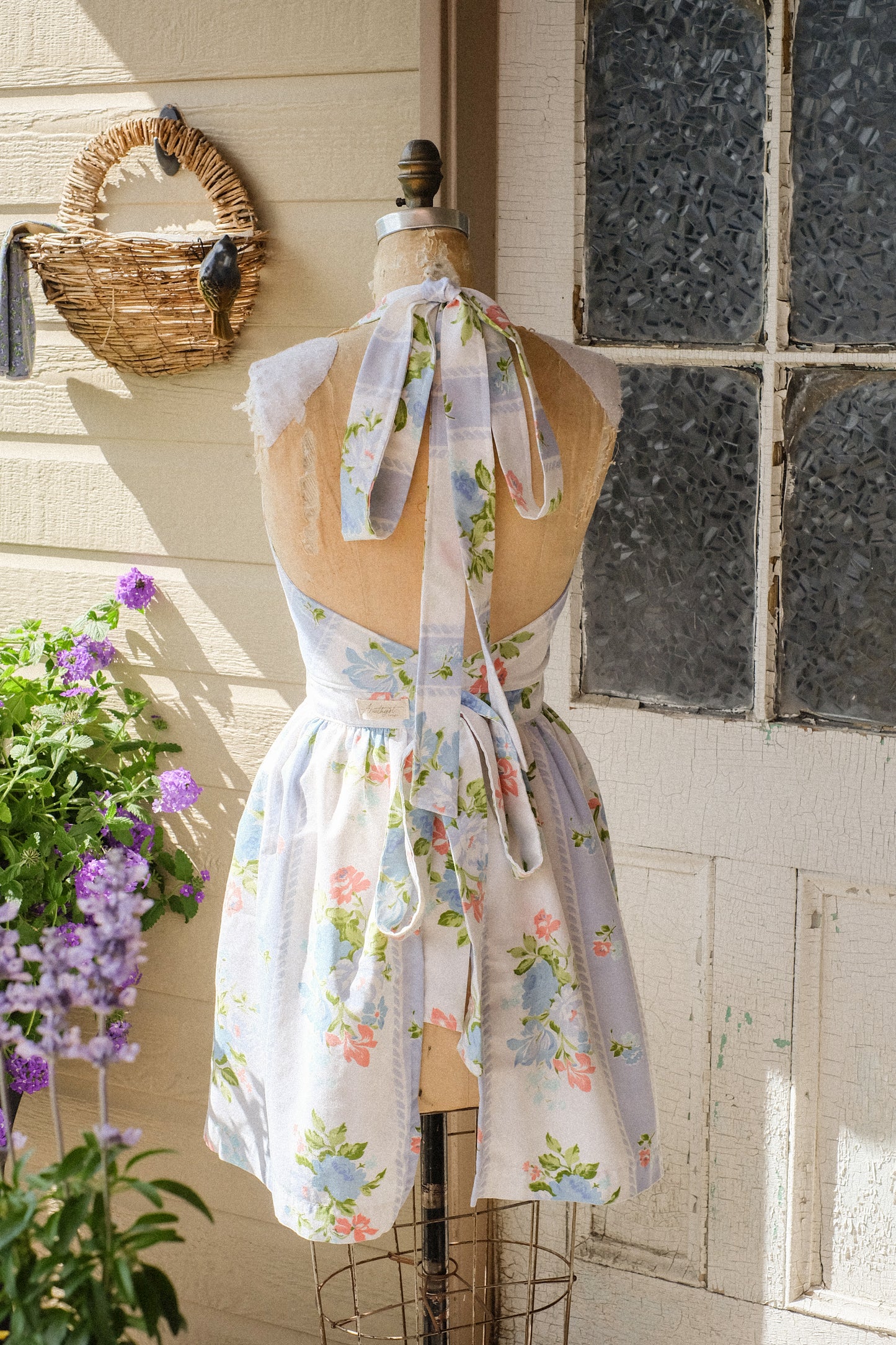 Handmade vintage inspired apron - daydream
