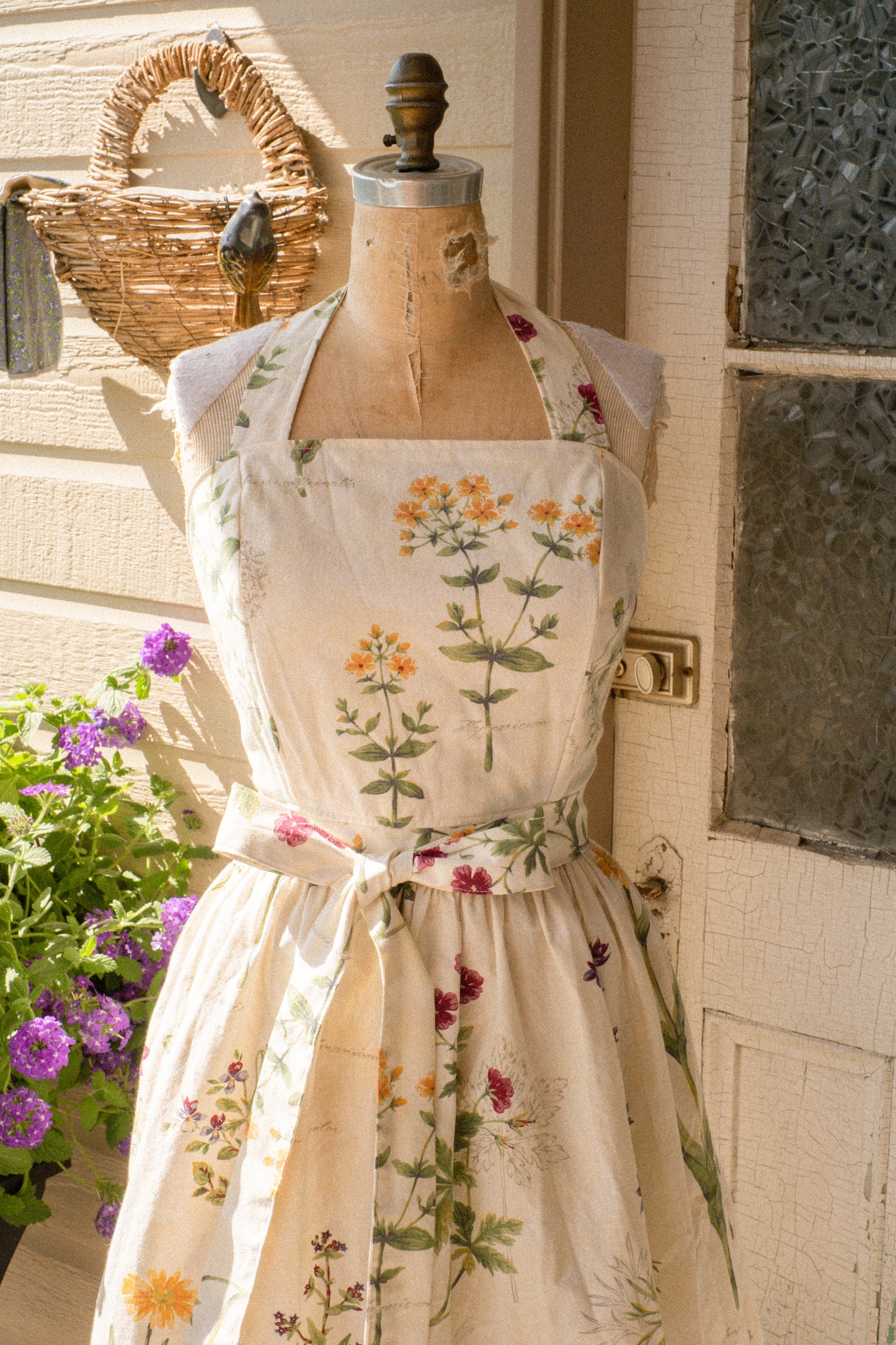 Handmade vintage inspired apron set - jardin