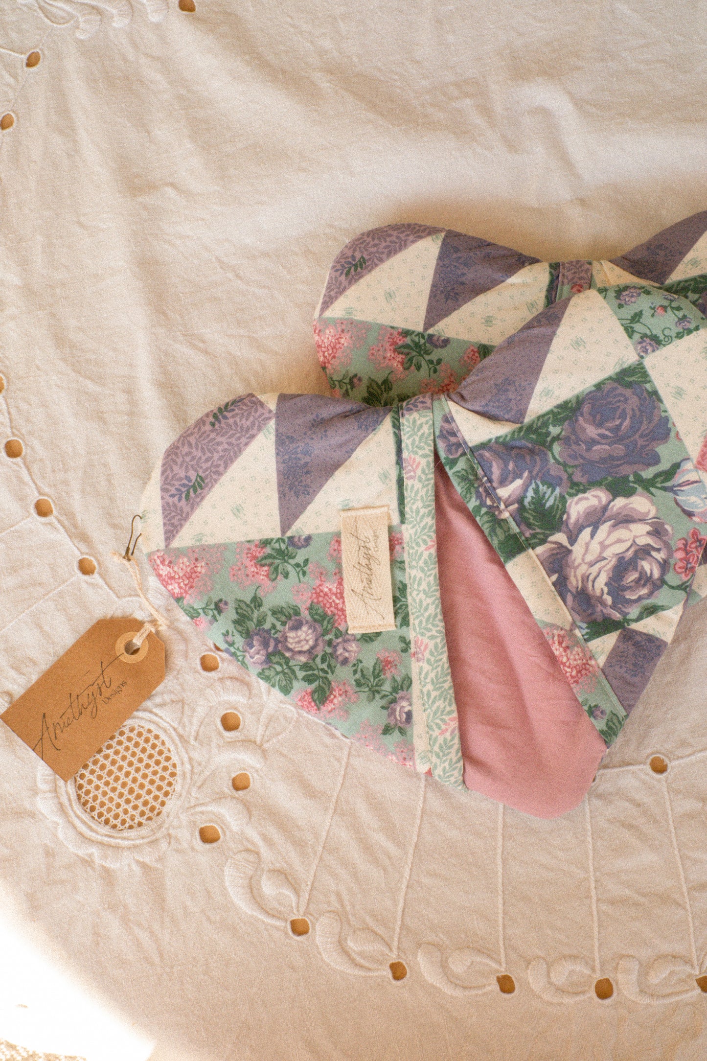 Handmade heart shaped oven mitt set - vintage quilt