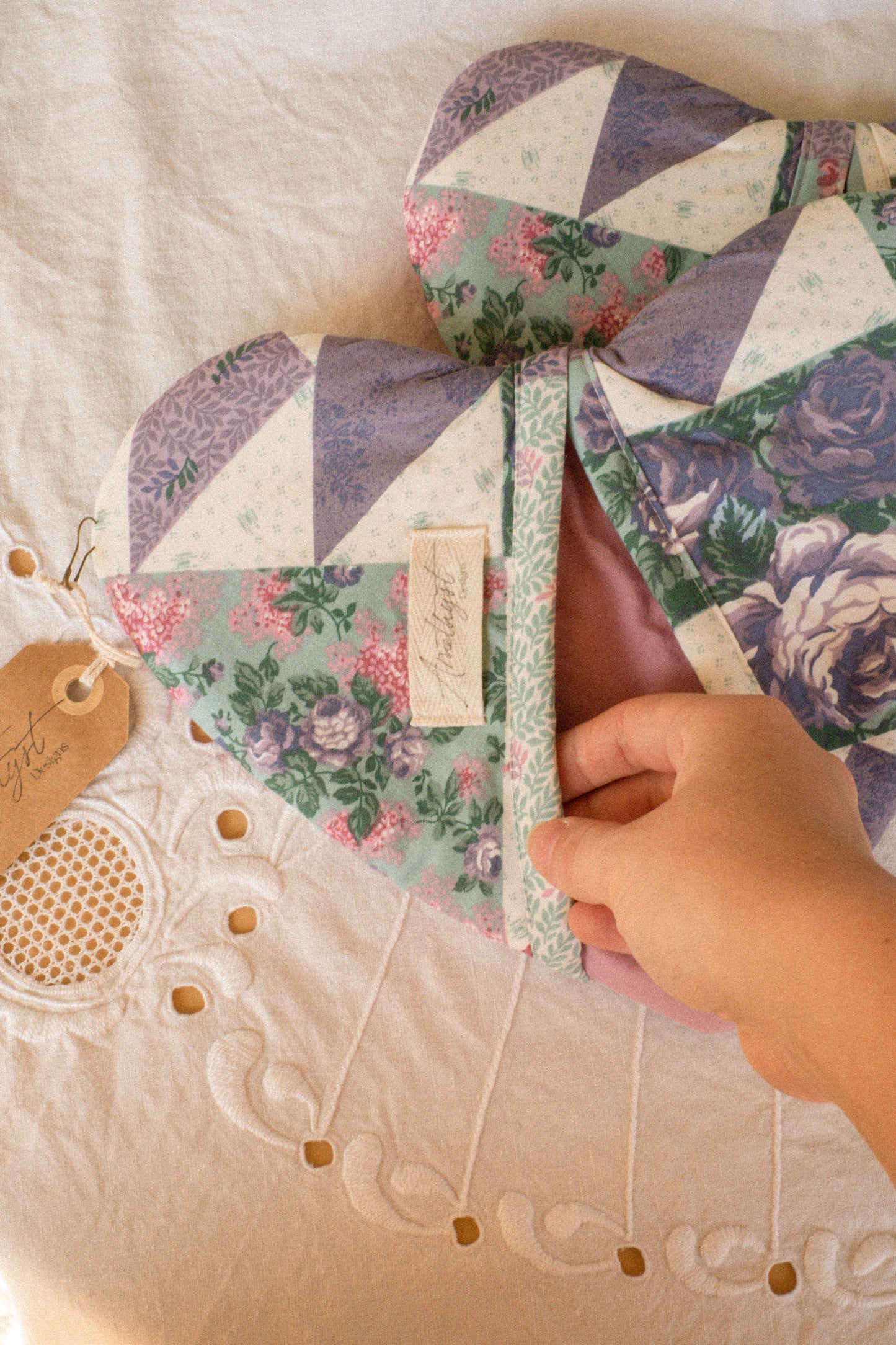 Handmade heart shaped oven mitt set - vintage quilt