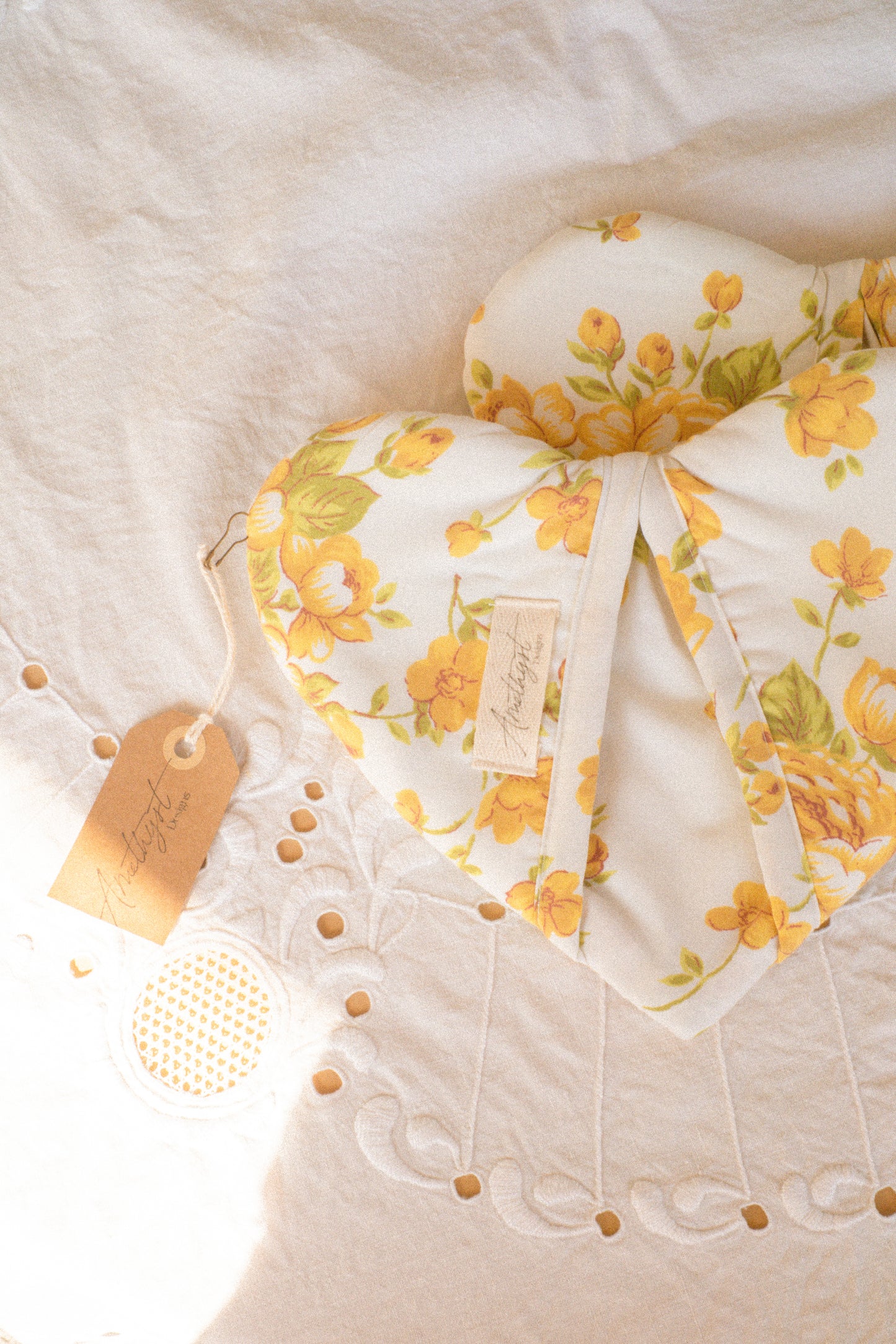 Handmade heart shaped oven mitt set - buttercup