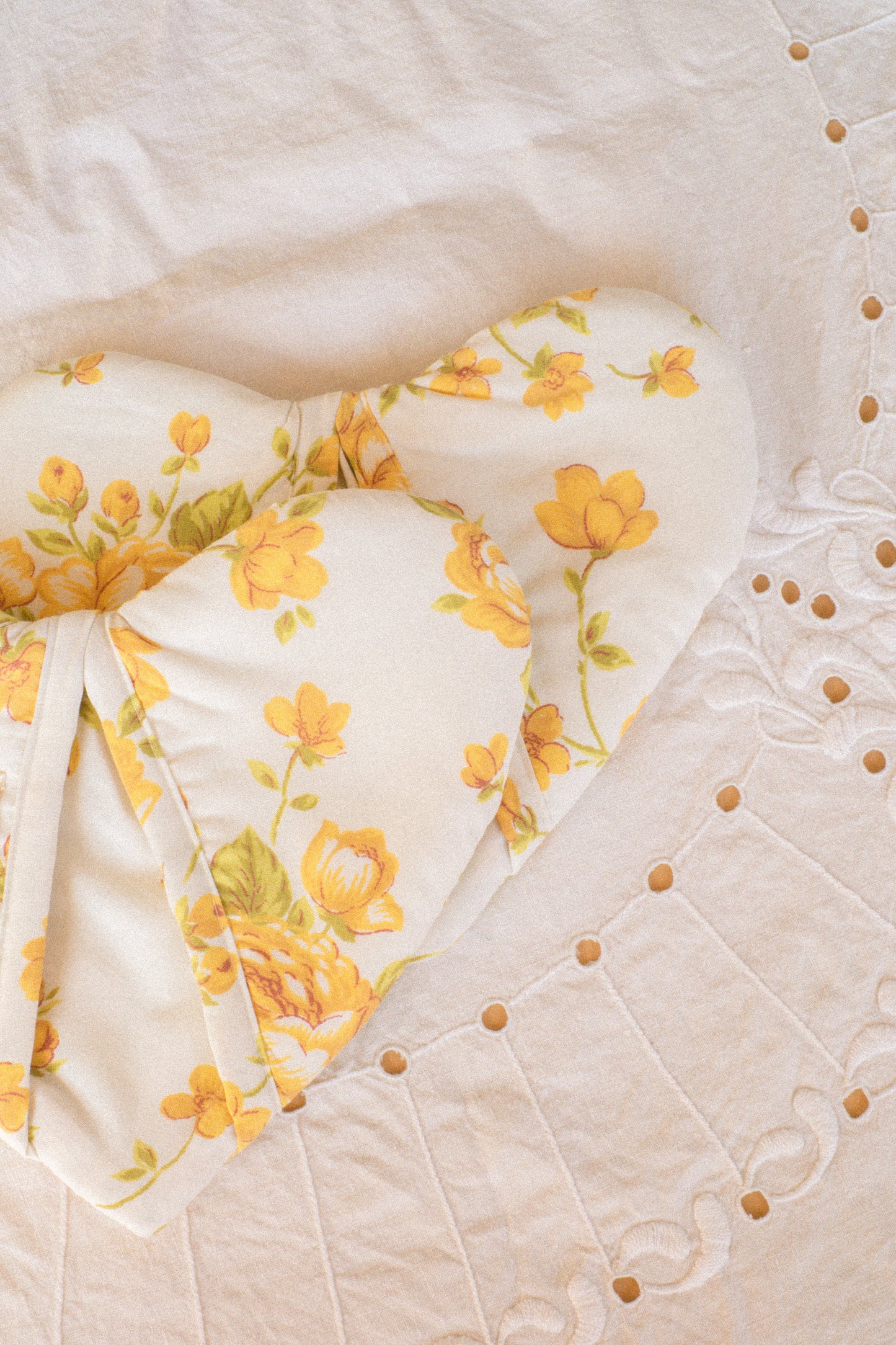 Handmade heart shaped oven mitt set - buttercup