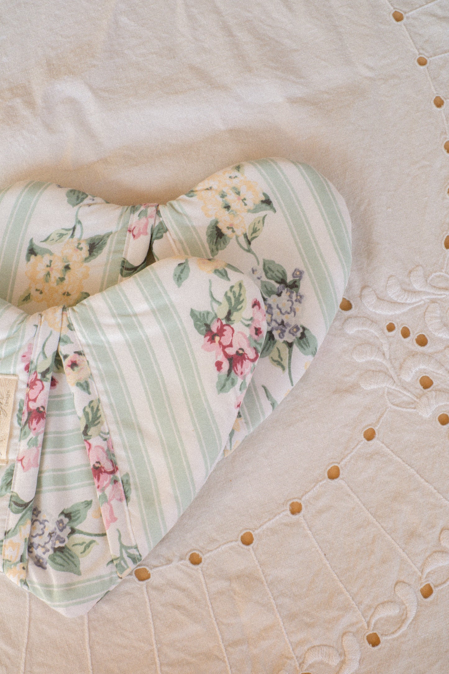 Handmade heart shaped oven mitt set - secret garden