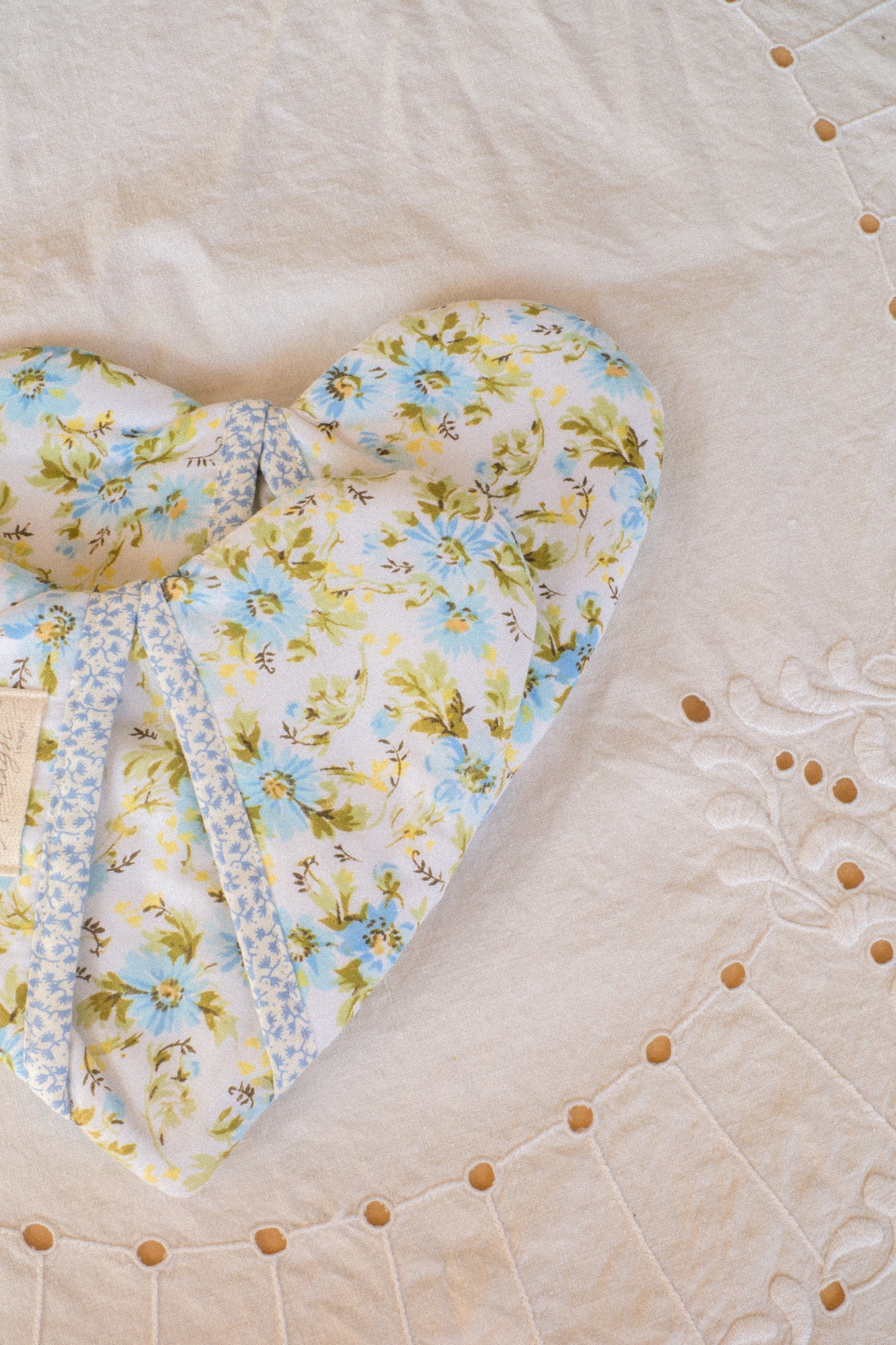 Handmade heart shaped oven mitt set - bluebell