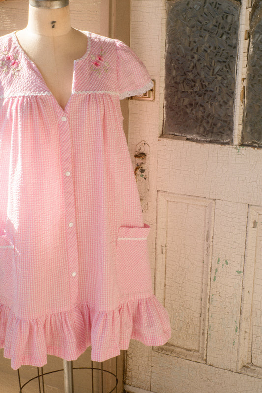 Vintage gingham embroidered ruffed nighty