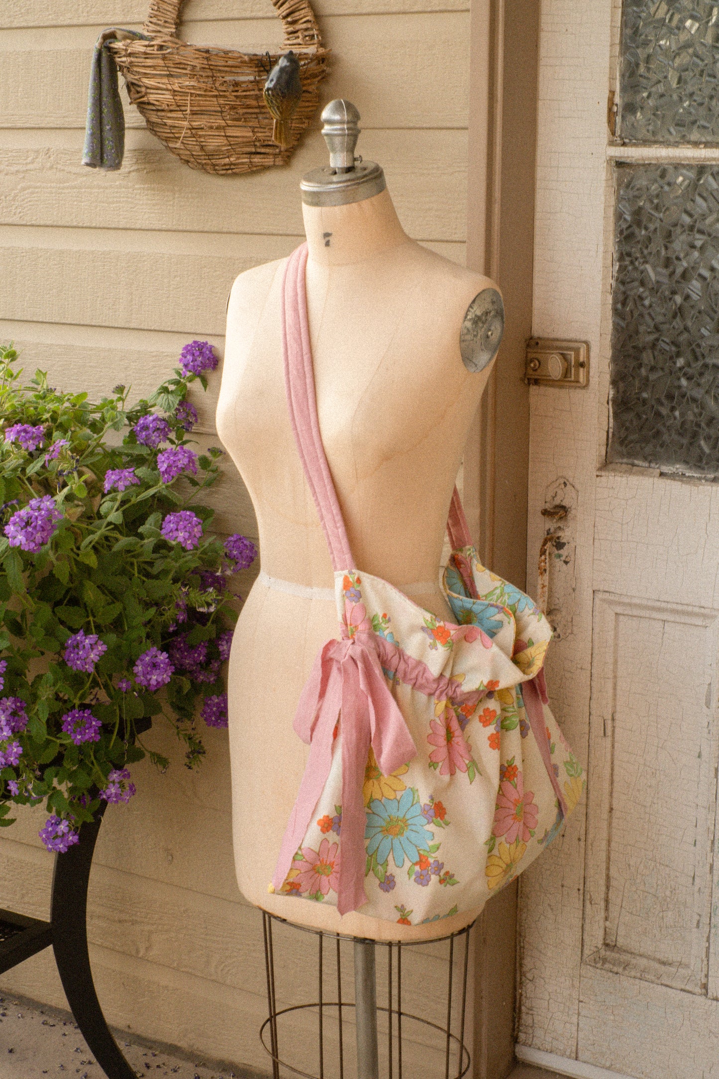 Handmade ruffled bow slouchy tote bag - Maisie