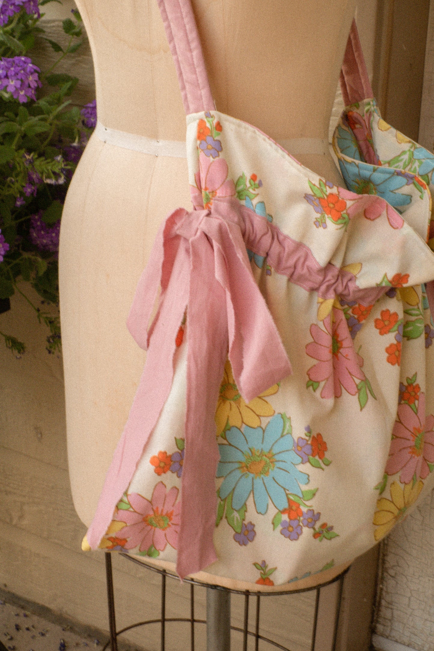 Handmade ruffled bow slouchy tote bag - Maisie