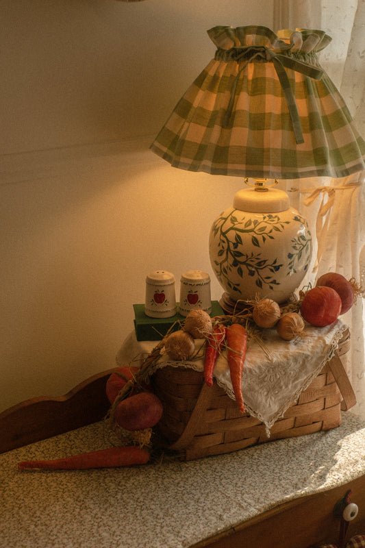 vintage apple salt & pepper shakers