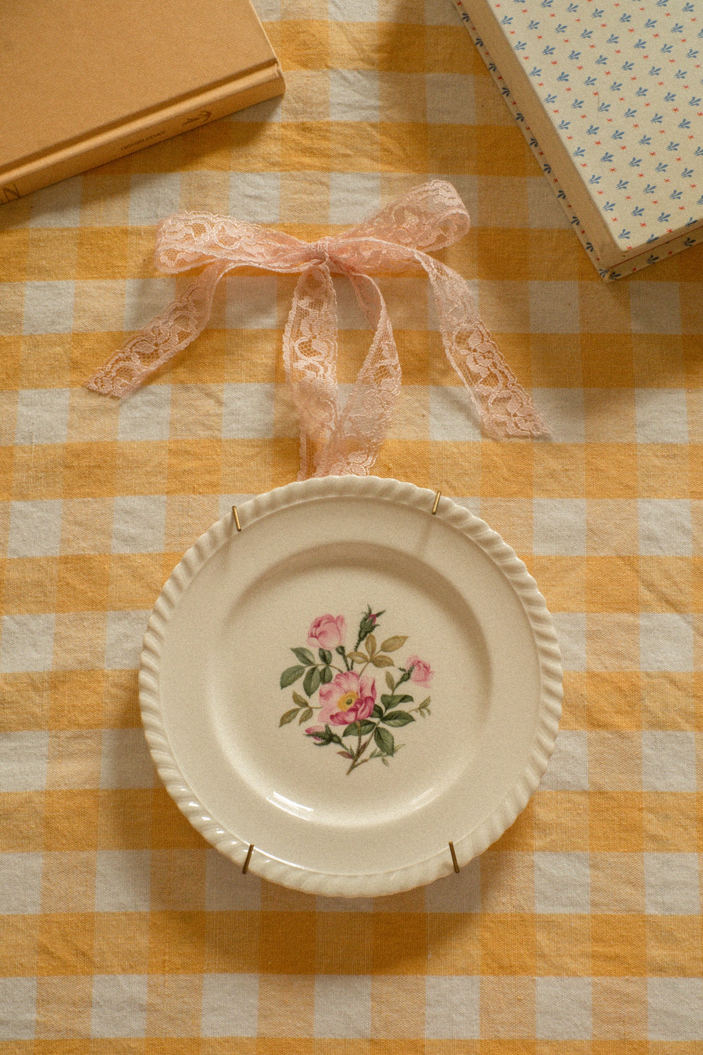 Vintage floral wall plate with bow