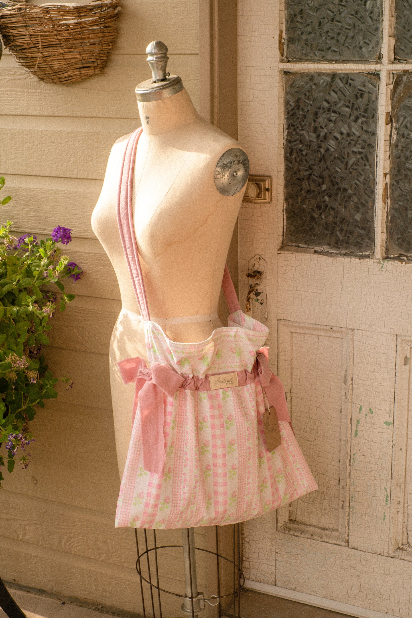 Handmade ruffled bow slouchy tote bag - Rosette