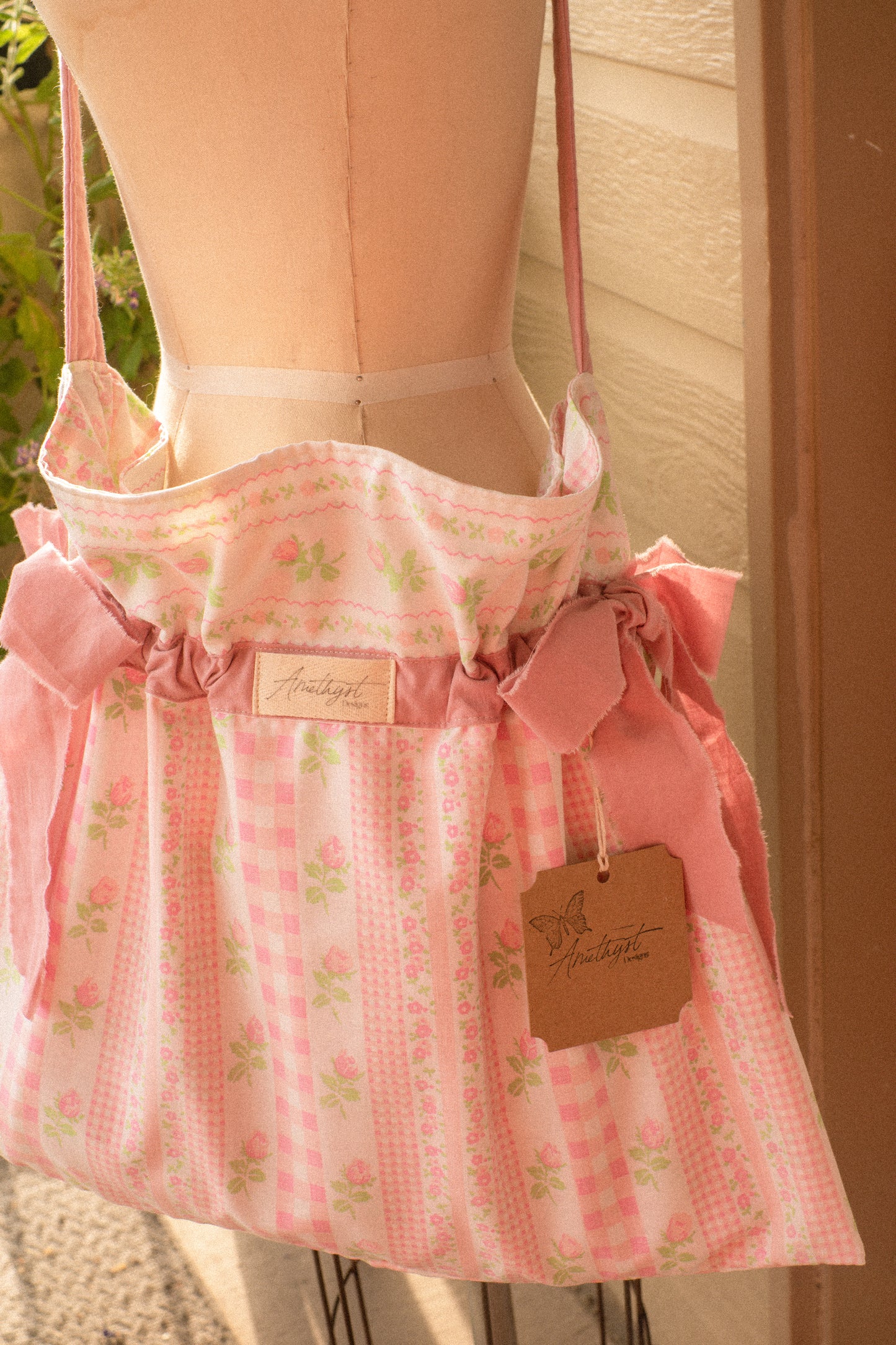 Handmade ruffled bow slouchy tote bag - Rosette