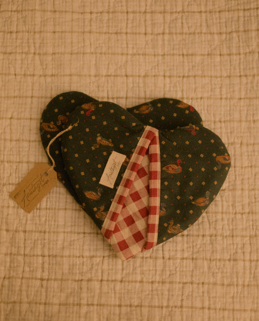 Handmade heart shaped oven mitt set - cottage duck
