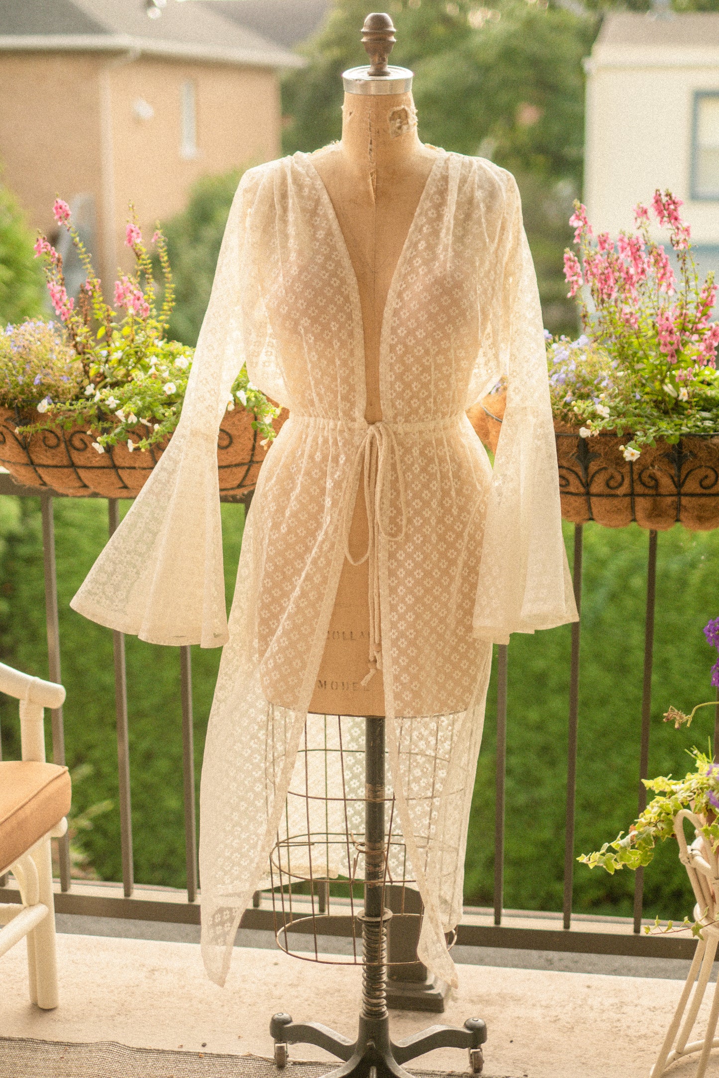 Handmade vintage inspired floral lace duster✨