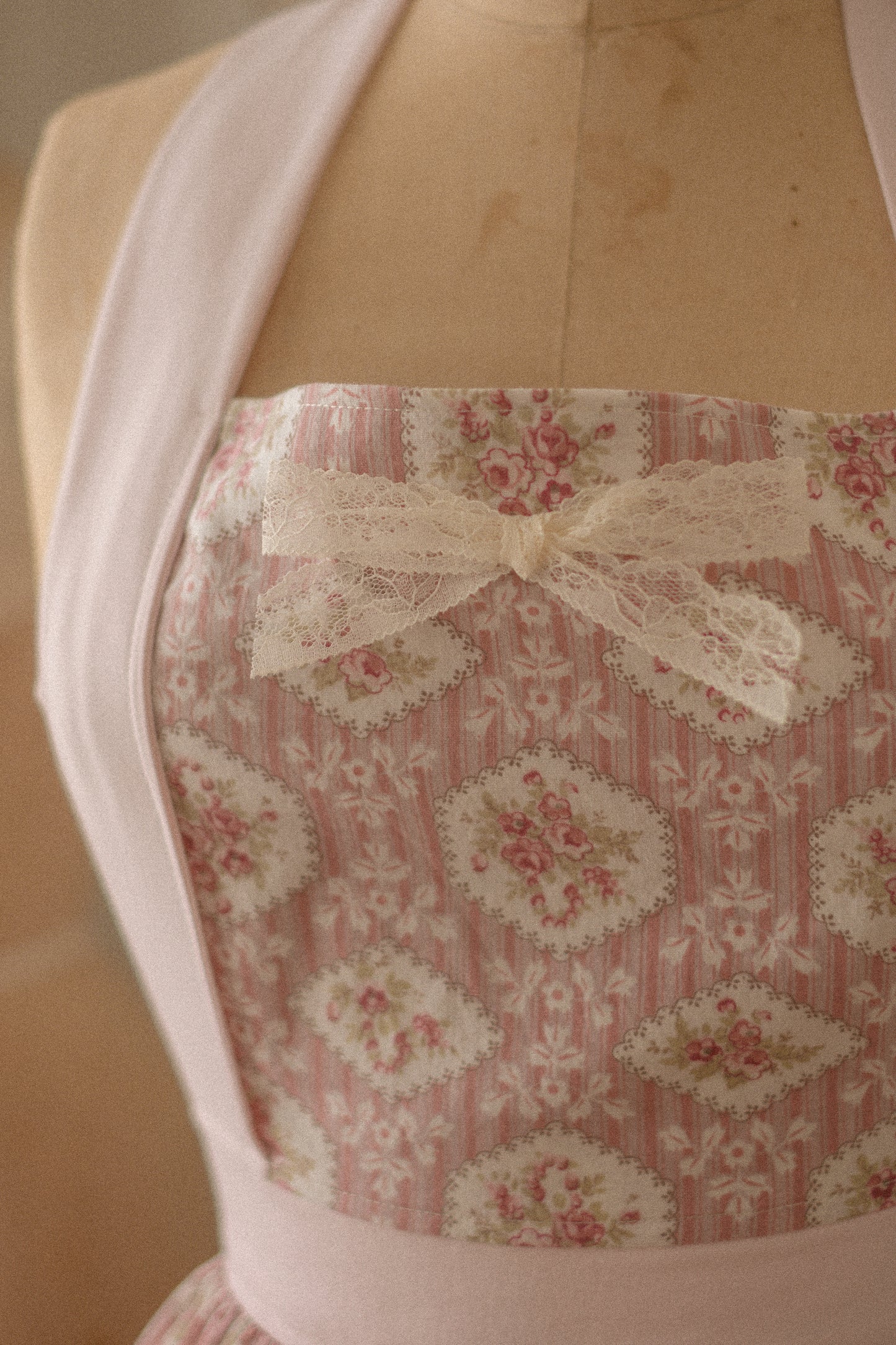 Handmade vintage inspired apron - Clara