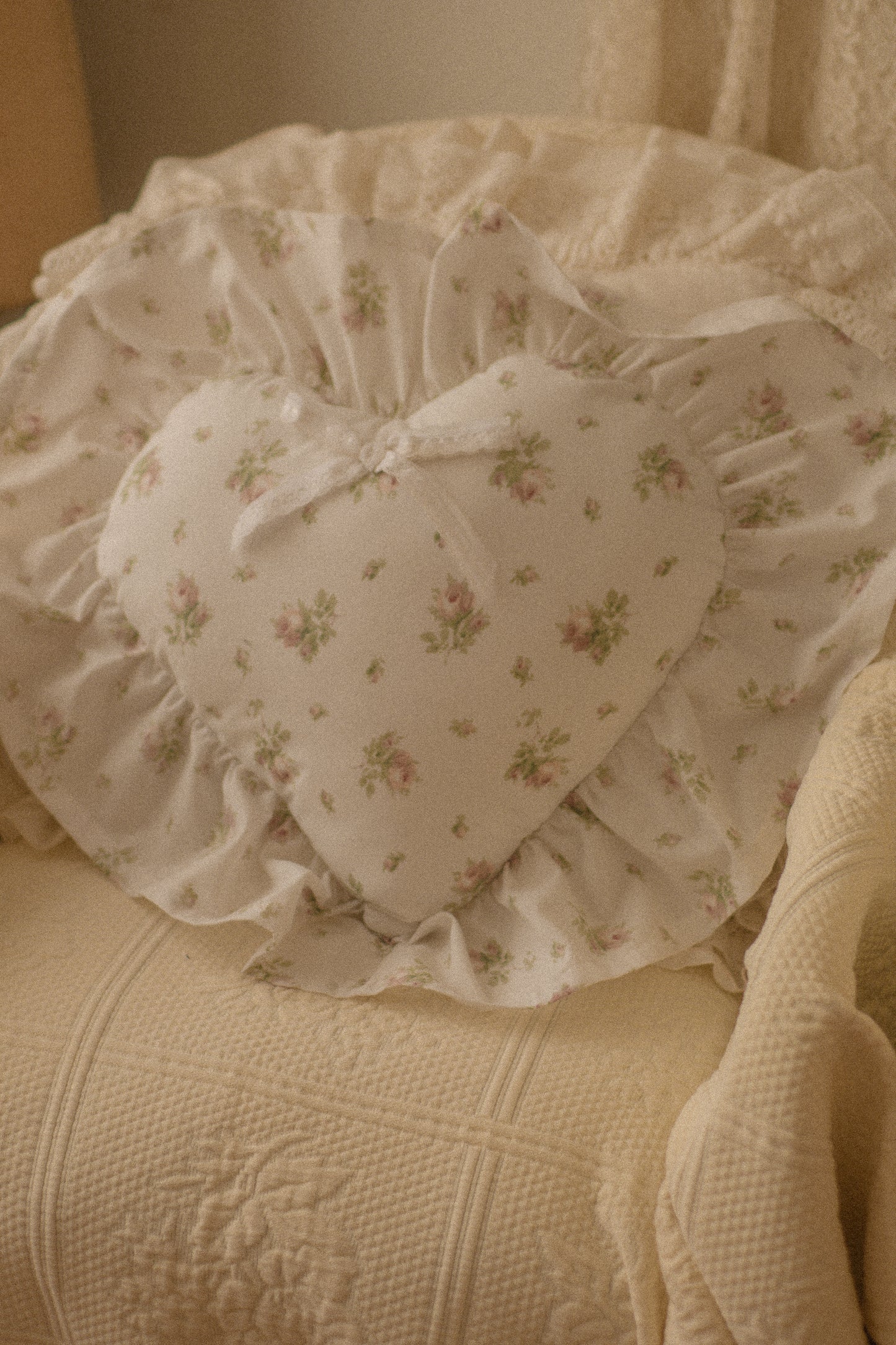 Handmade ruffled heart pillow - Daphne