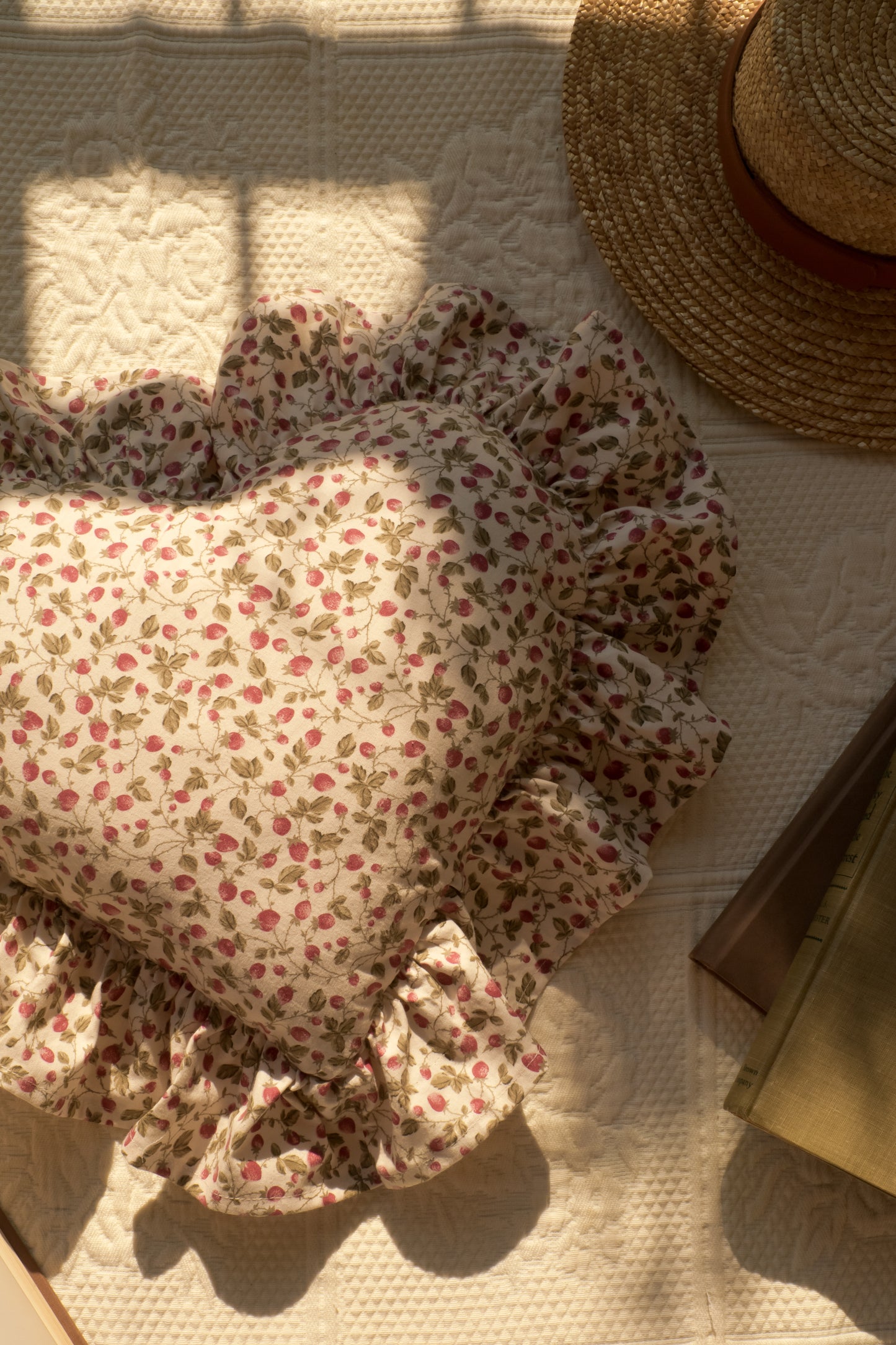 Handmade ruffled heart pillow - Strawberry fields♡