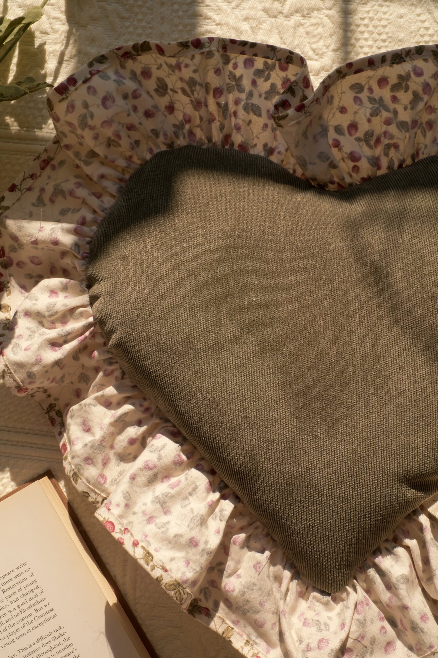 Handmade ruffled heart pillow - Strawberry fields♡