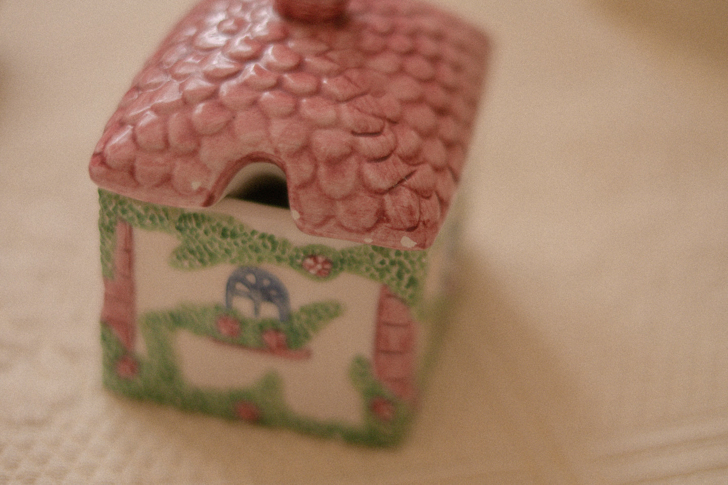 Vintage little cottage tea & coffee set