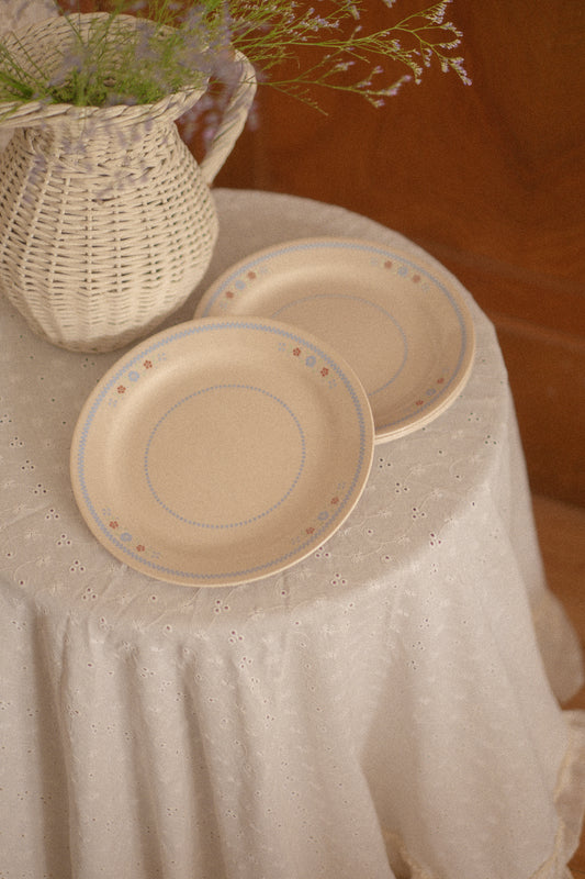 Vintage floral dinner plate set