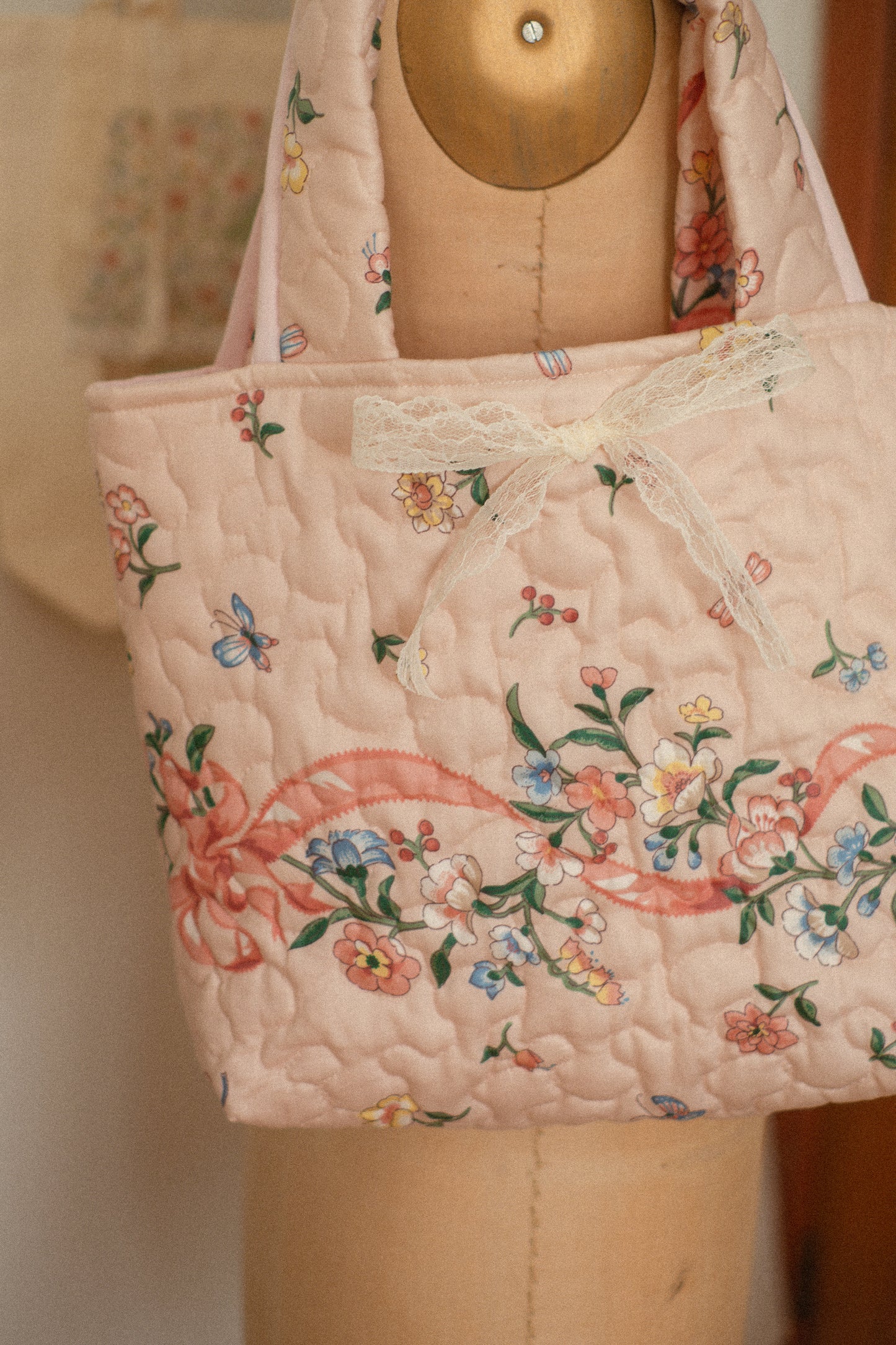 Handmade puffy quilted floral tote - Papillon