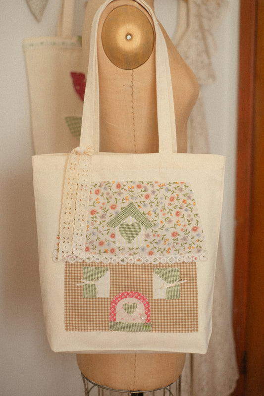 Handmade spring cottage appliqué canvas tote 🏡