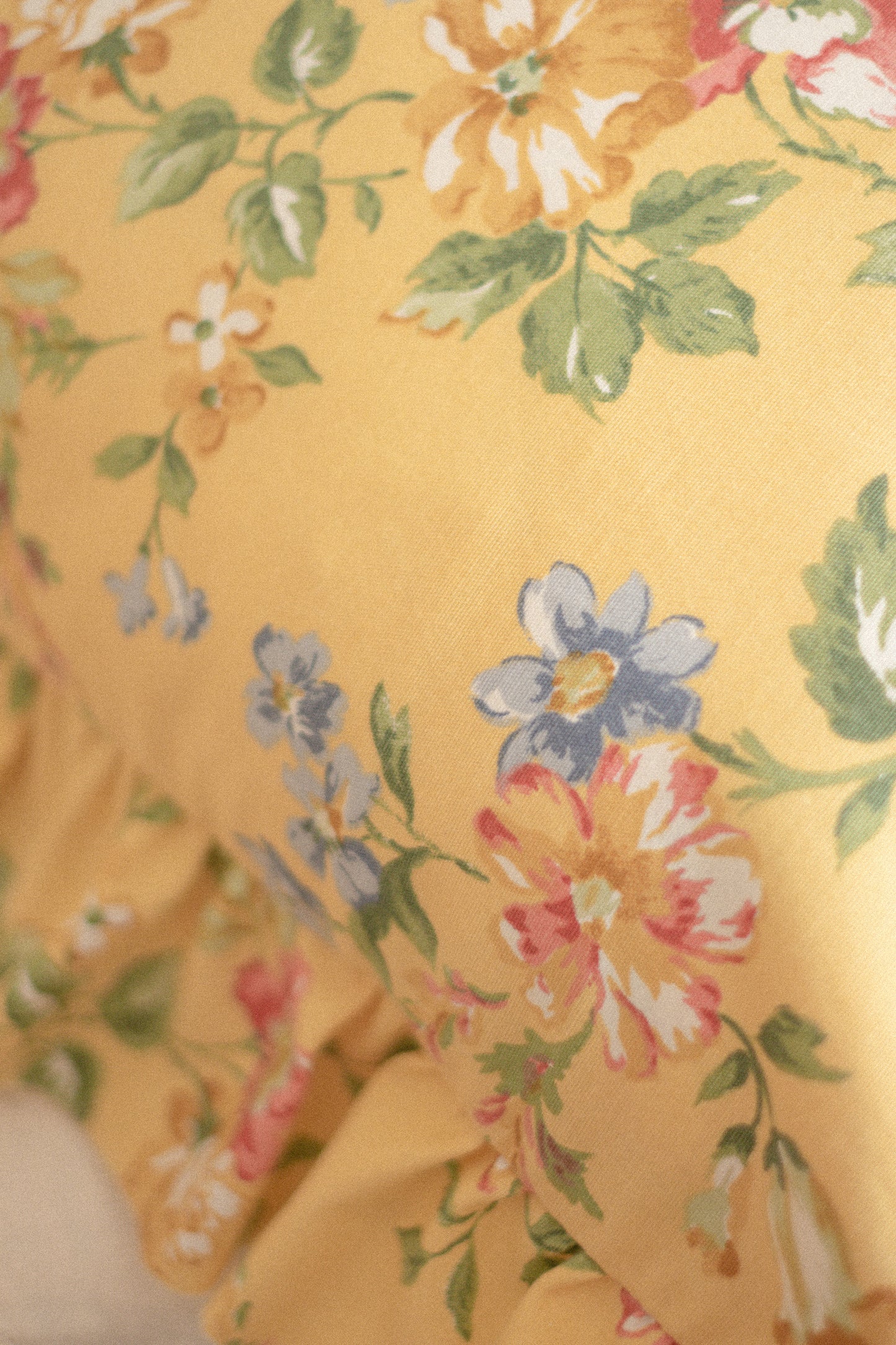Ruffled ribbon pillow cover - Spring blooms