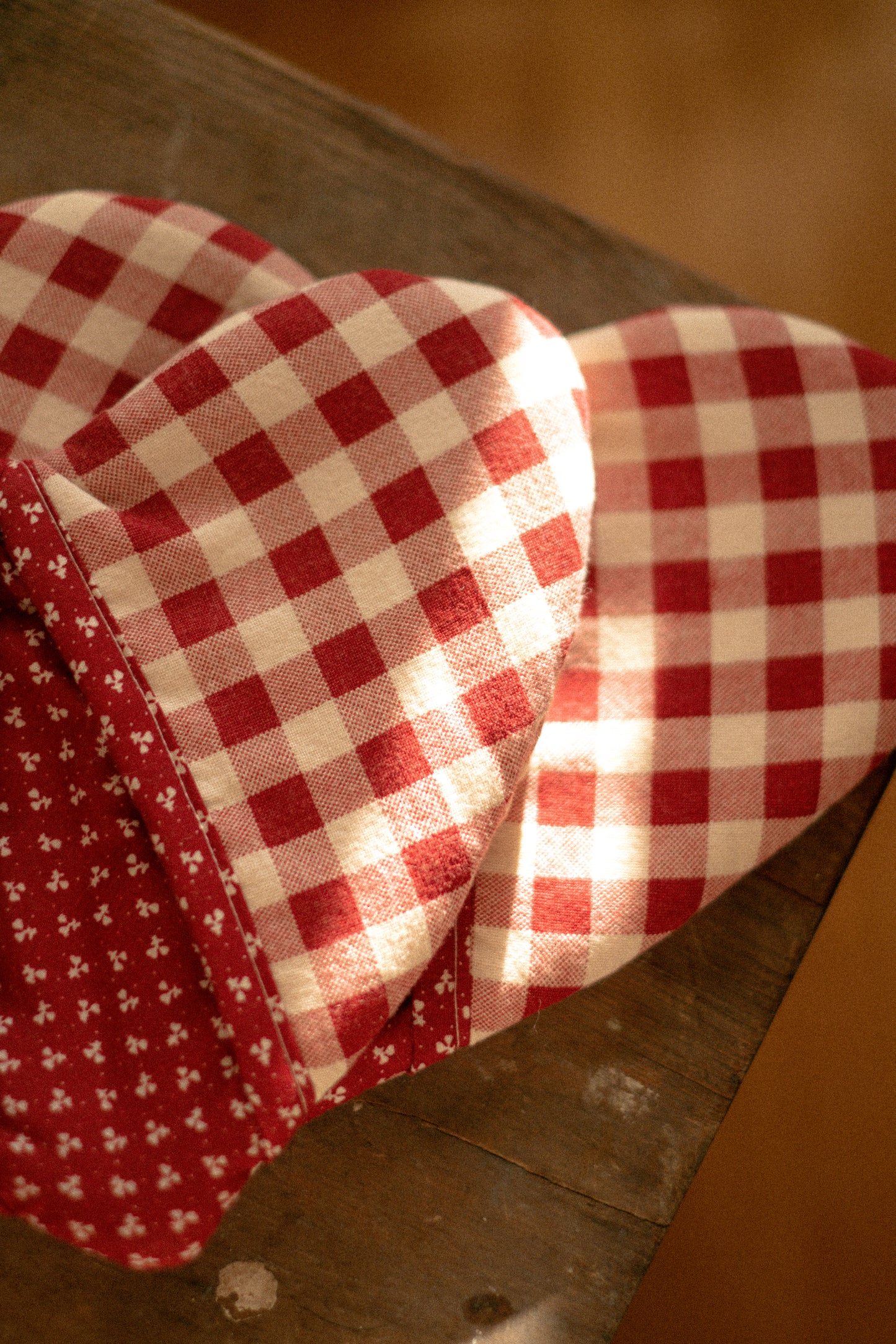 Handmade heart shaped oven mitt set - Apple🍎
