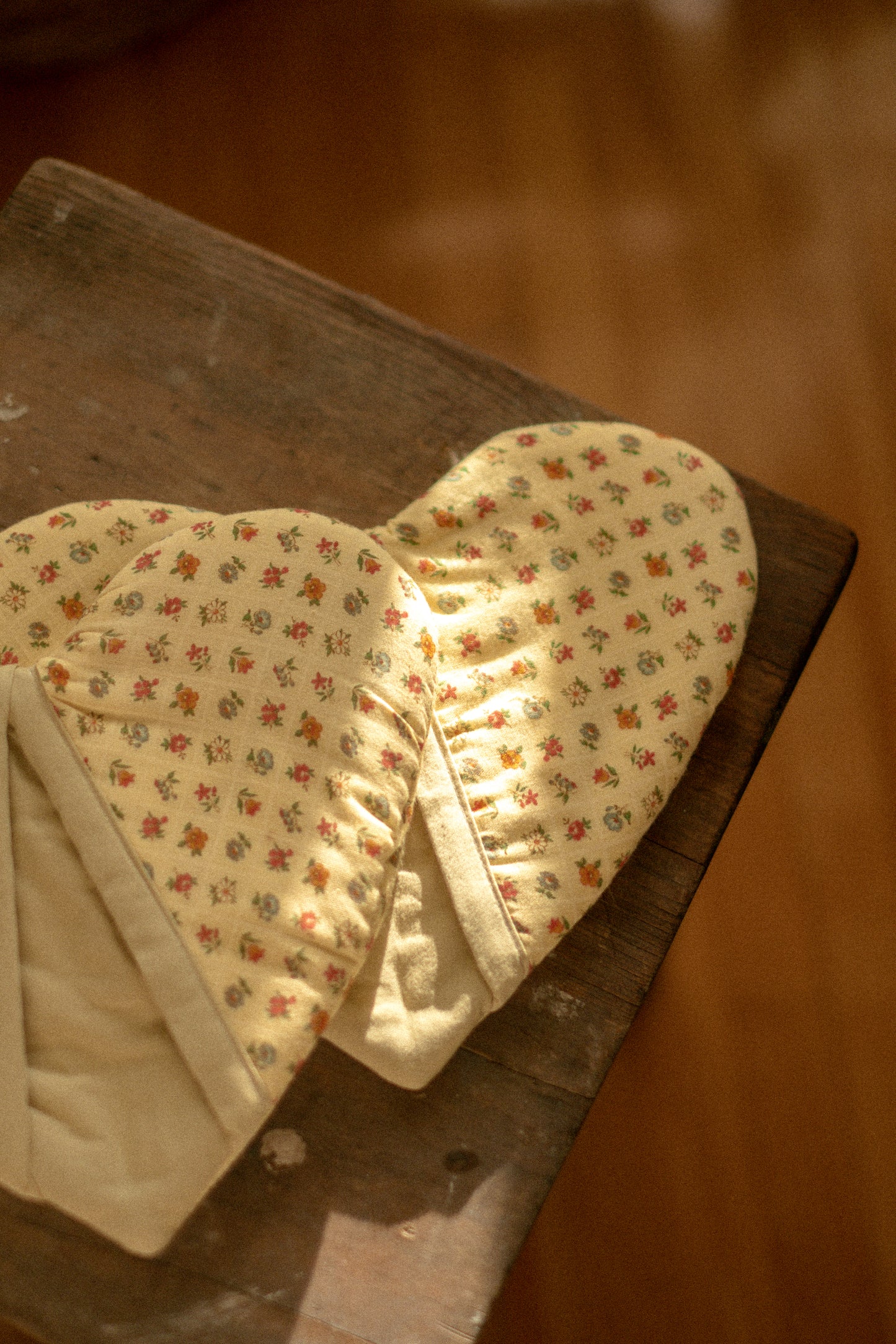 Handmade heart shaped oven mitt set - Apothecary🌿