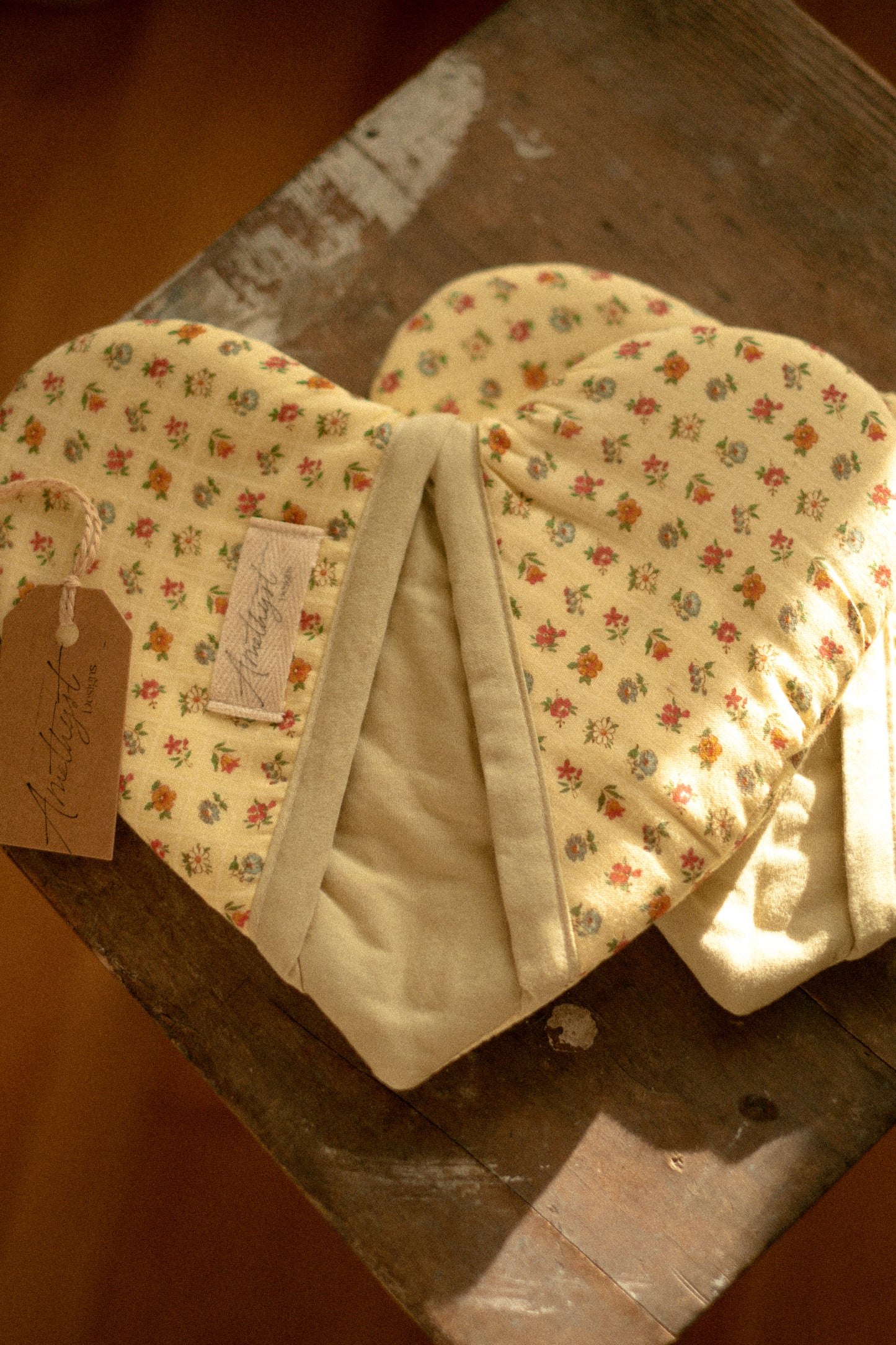 Handmade heart shaped oven mitt set - Apothecary🌿