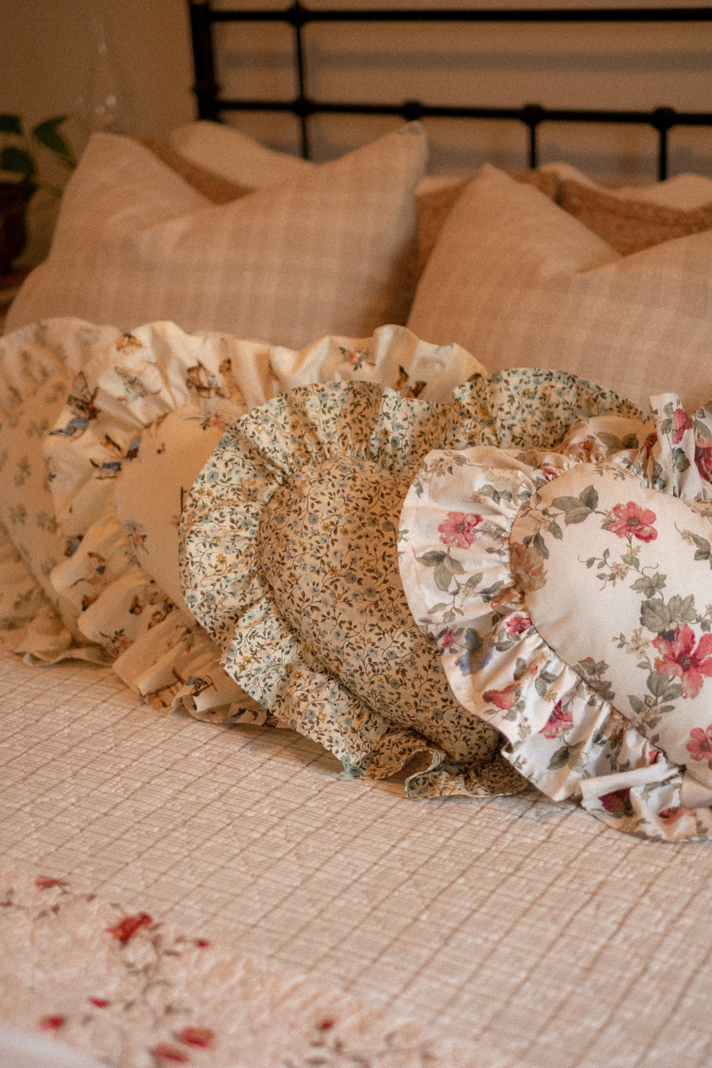 Handmade ruffled heart pillow - Automne🍂