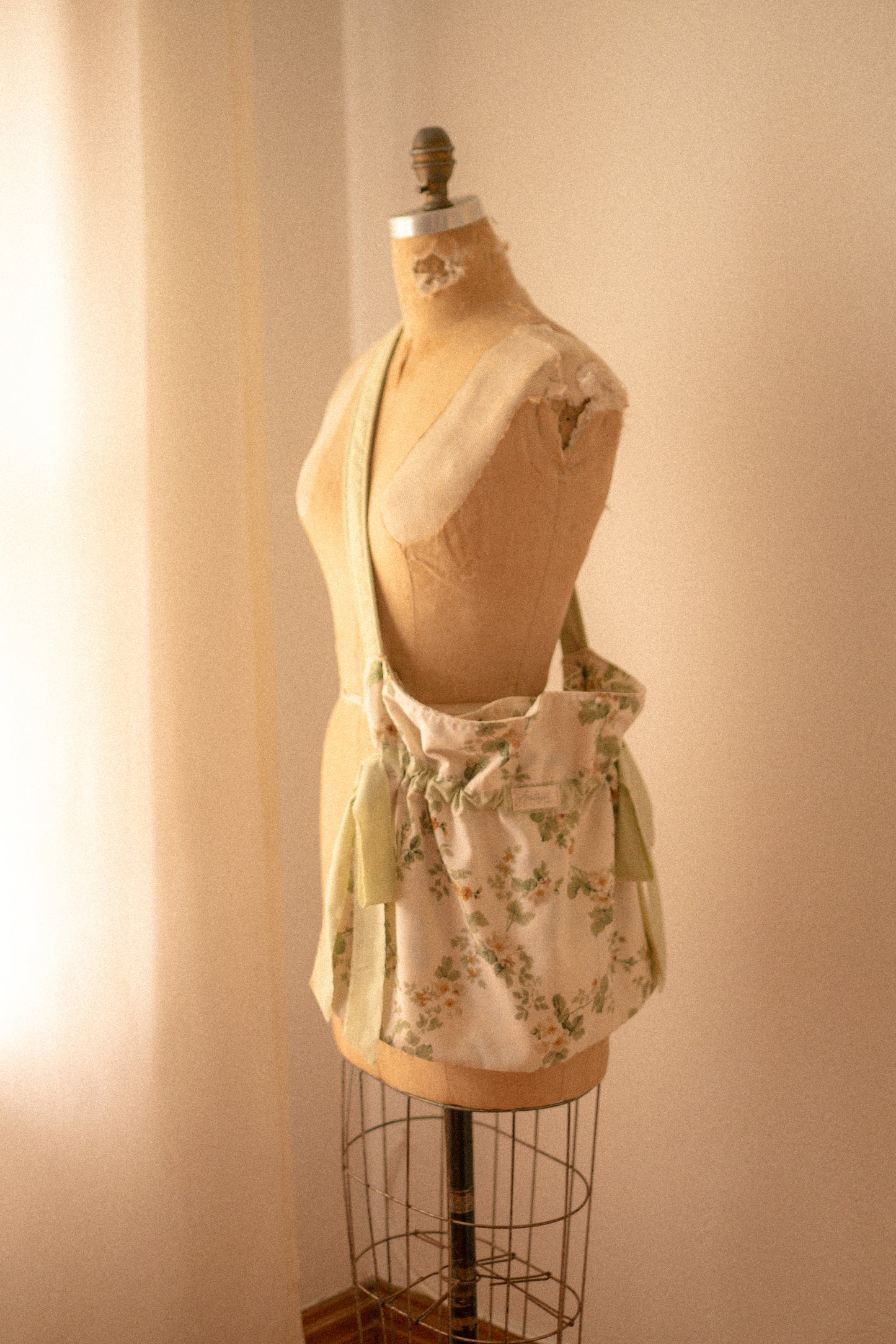 Handmade ruffled bow slouchy tote bag - Honeypot🍯