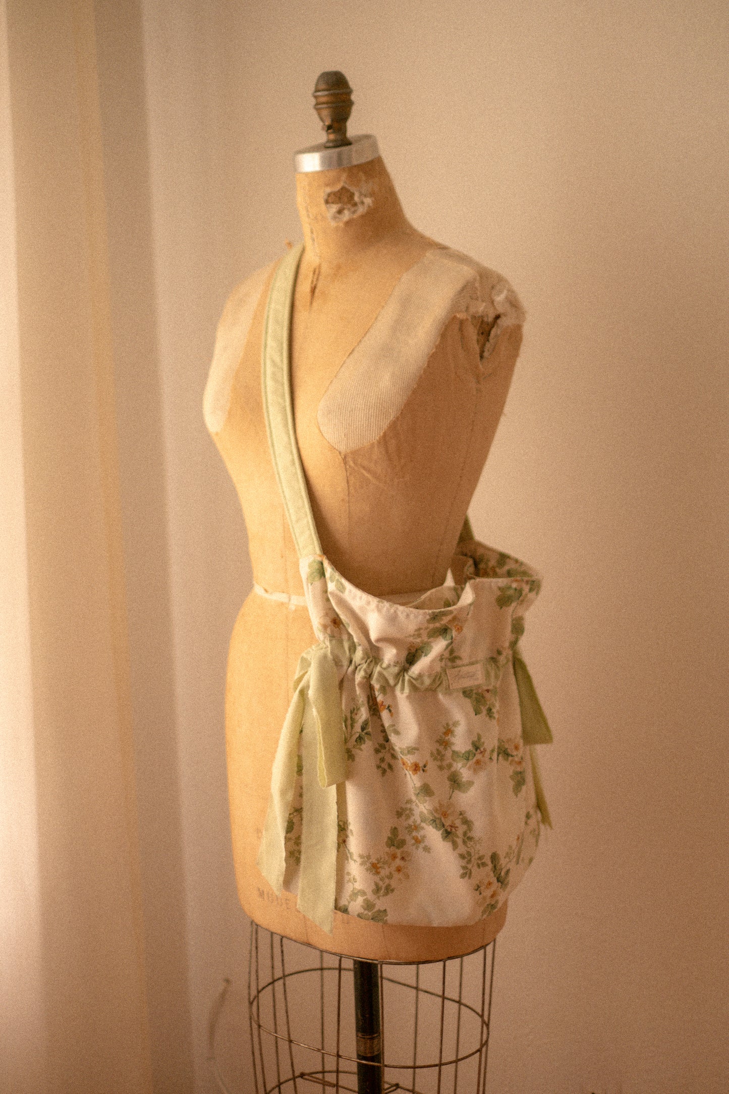 Handmade ruffled bow slouchy tote bag - Honeypot🍯
