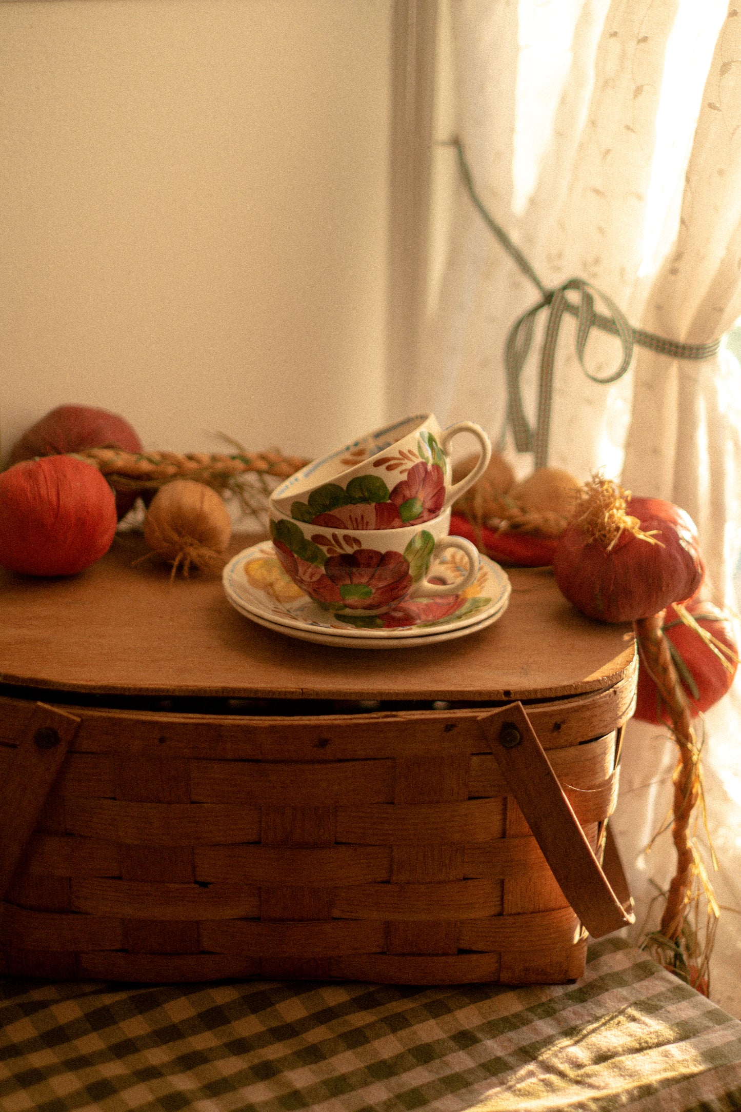 Vintage hand painted autumn tea set☕️