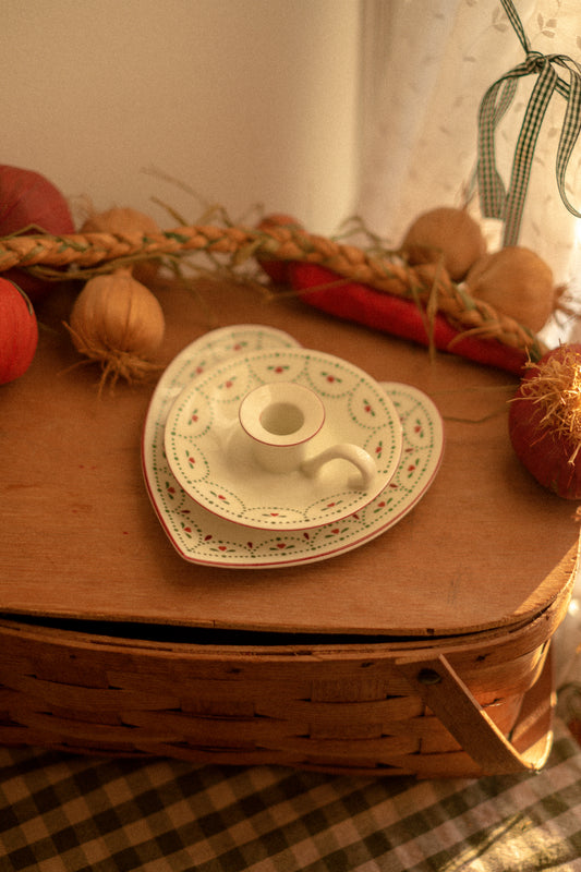 Vintage inspired heart plate & candle stick set🥀