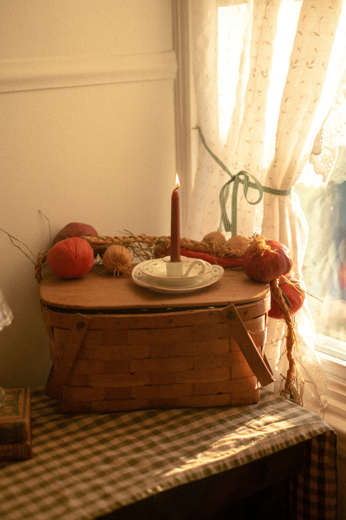 Vintage inspired heart plate & candle stick set🥀