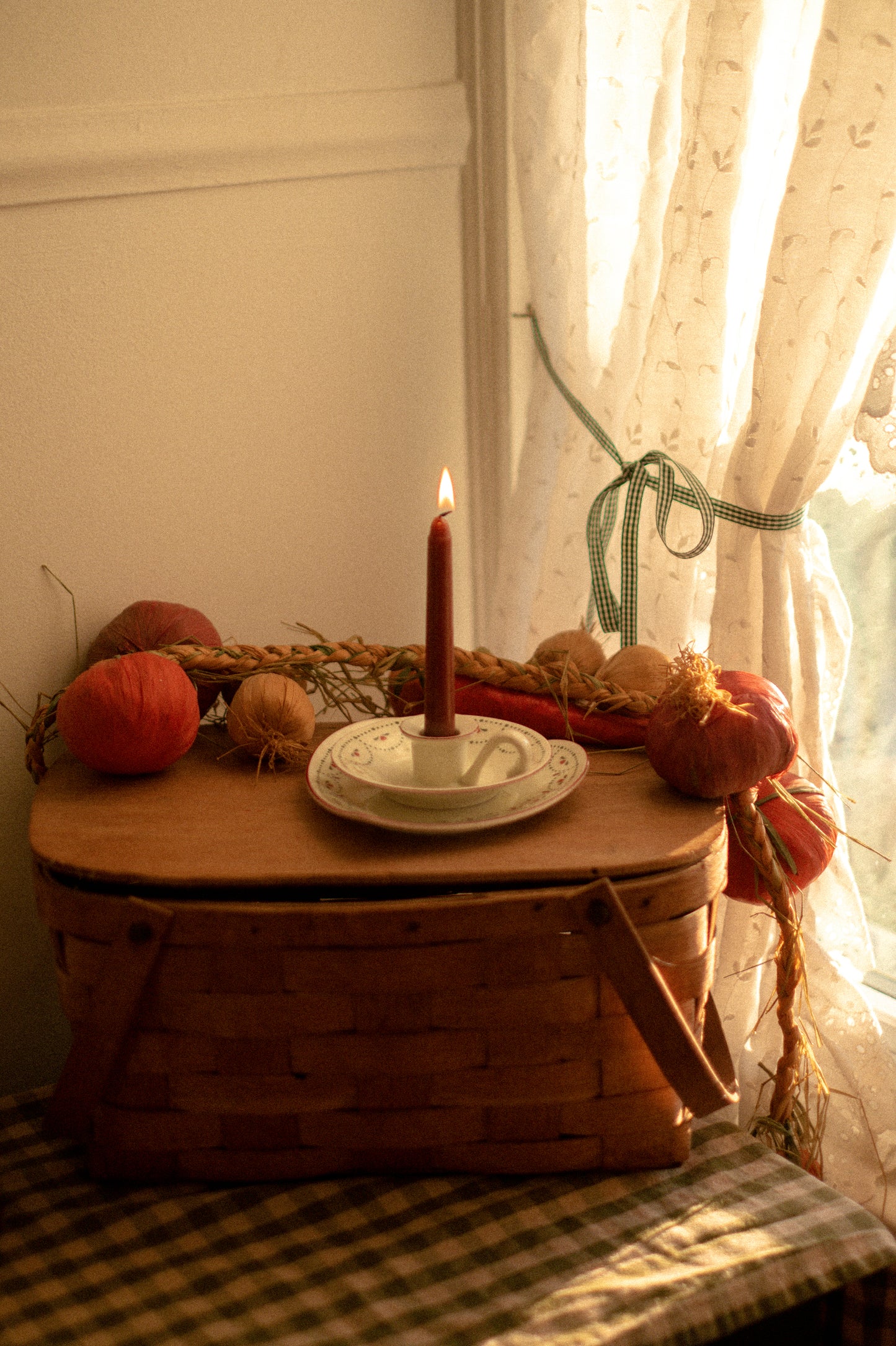 Vintage inspired heart plate & candle stick set🥀