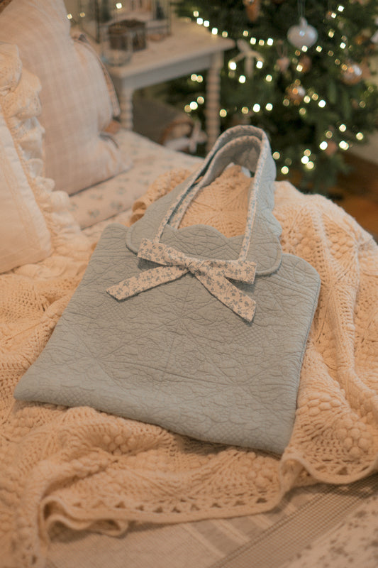 Handmade mini quilted tote bag - fresh snow