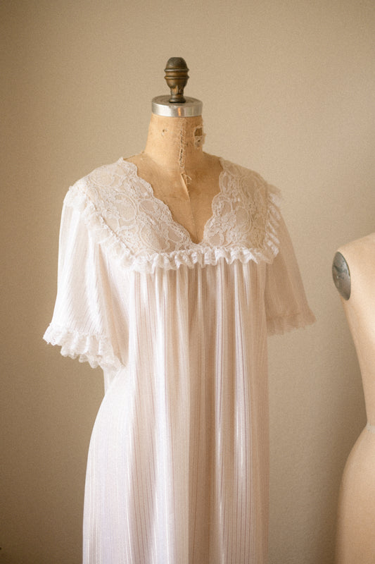 Vintage ruffled lace sleep dress