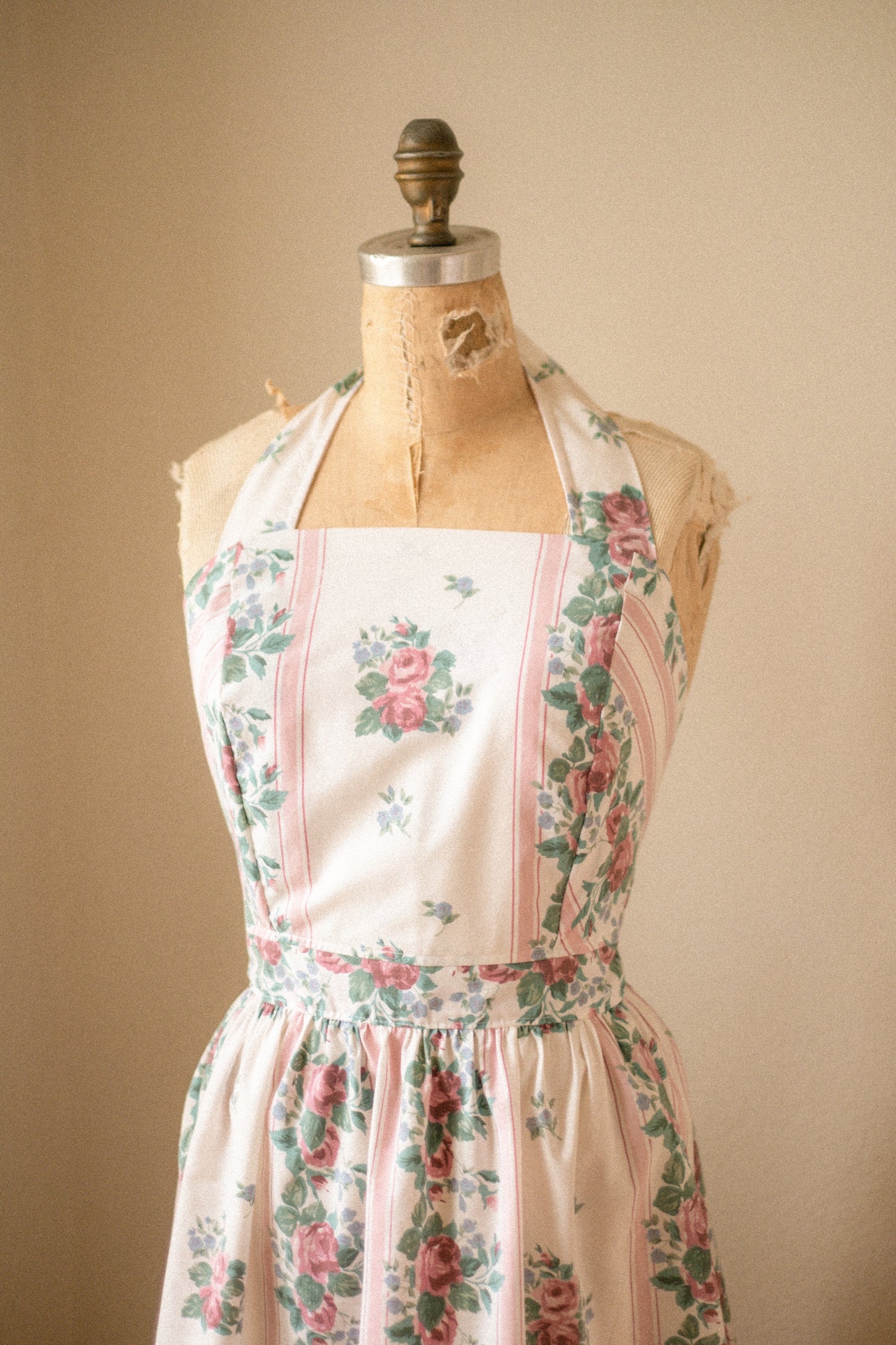 Handmade vintage inspired apron - sugarplum