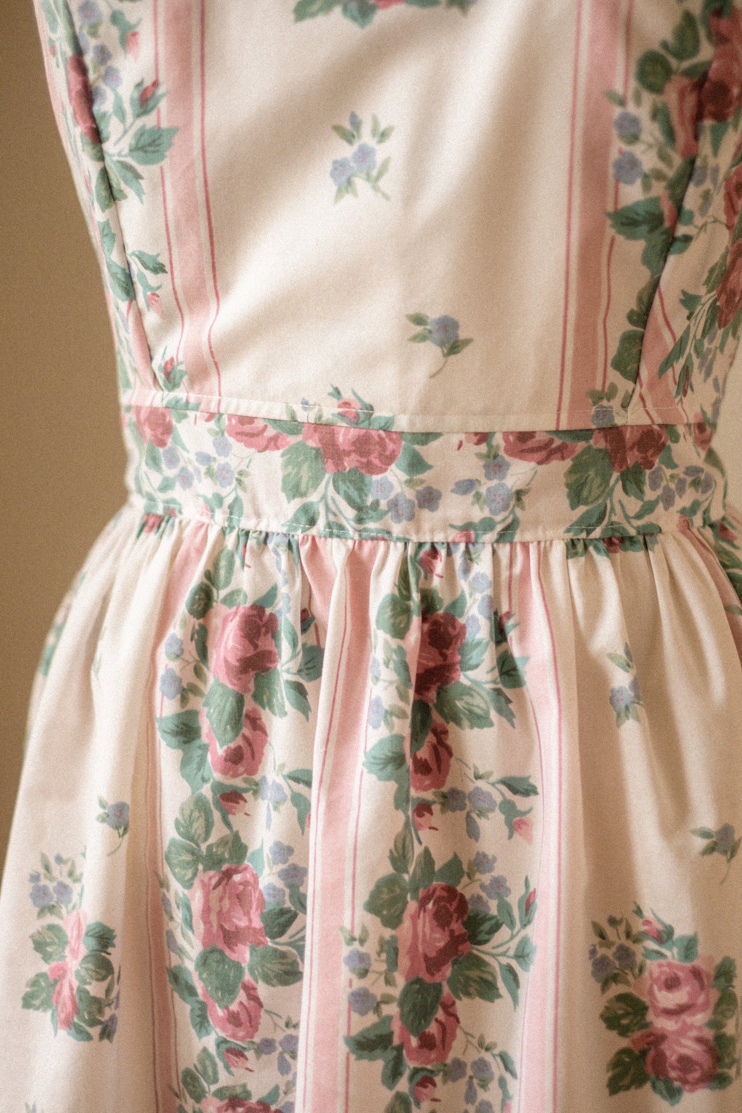 Handmade vintage inspired apron - sugarplum