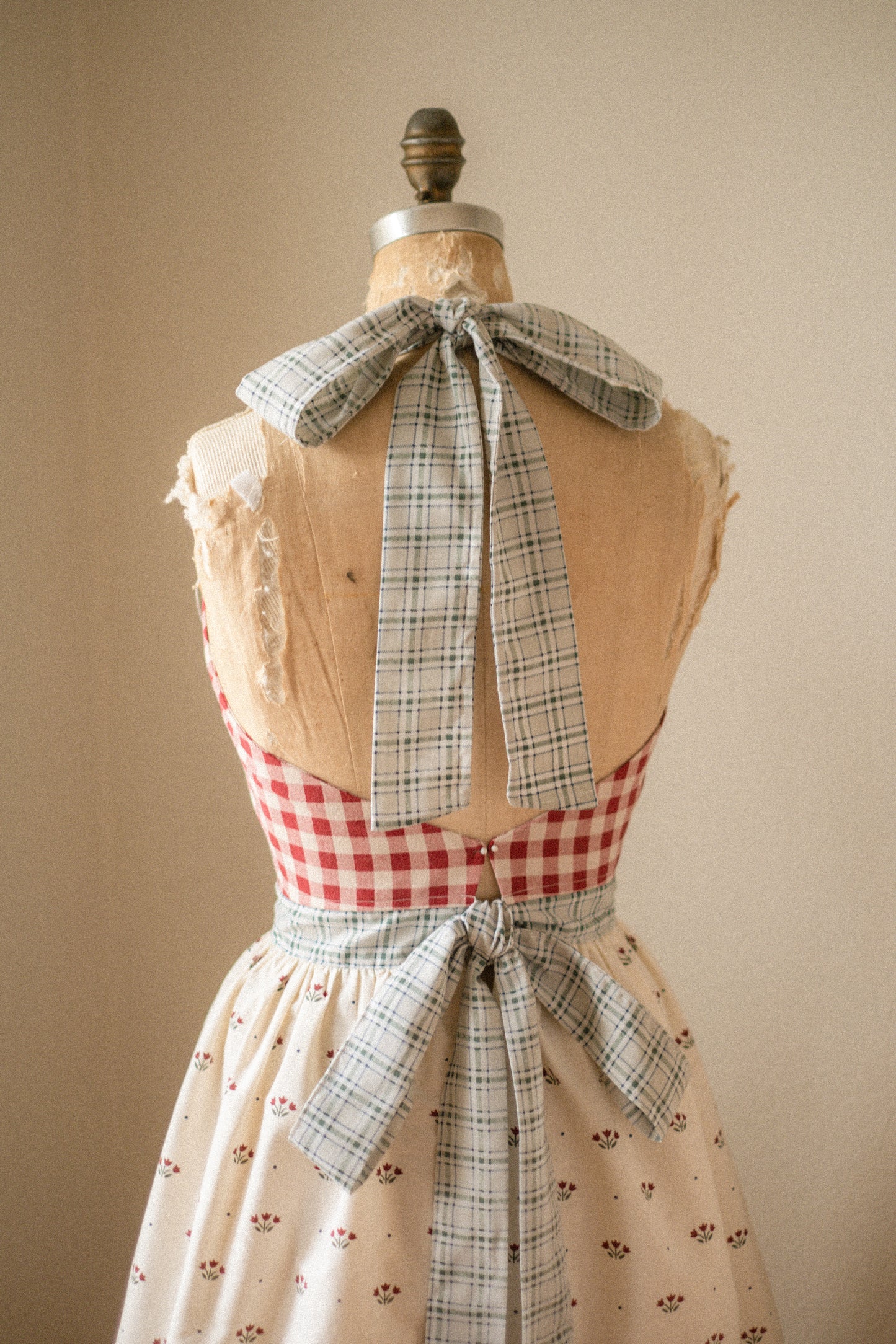 Handmade vintage inspired apron - holiday cottage