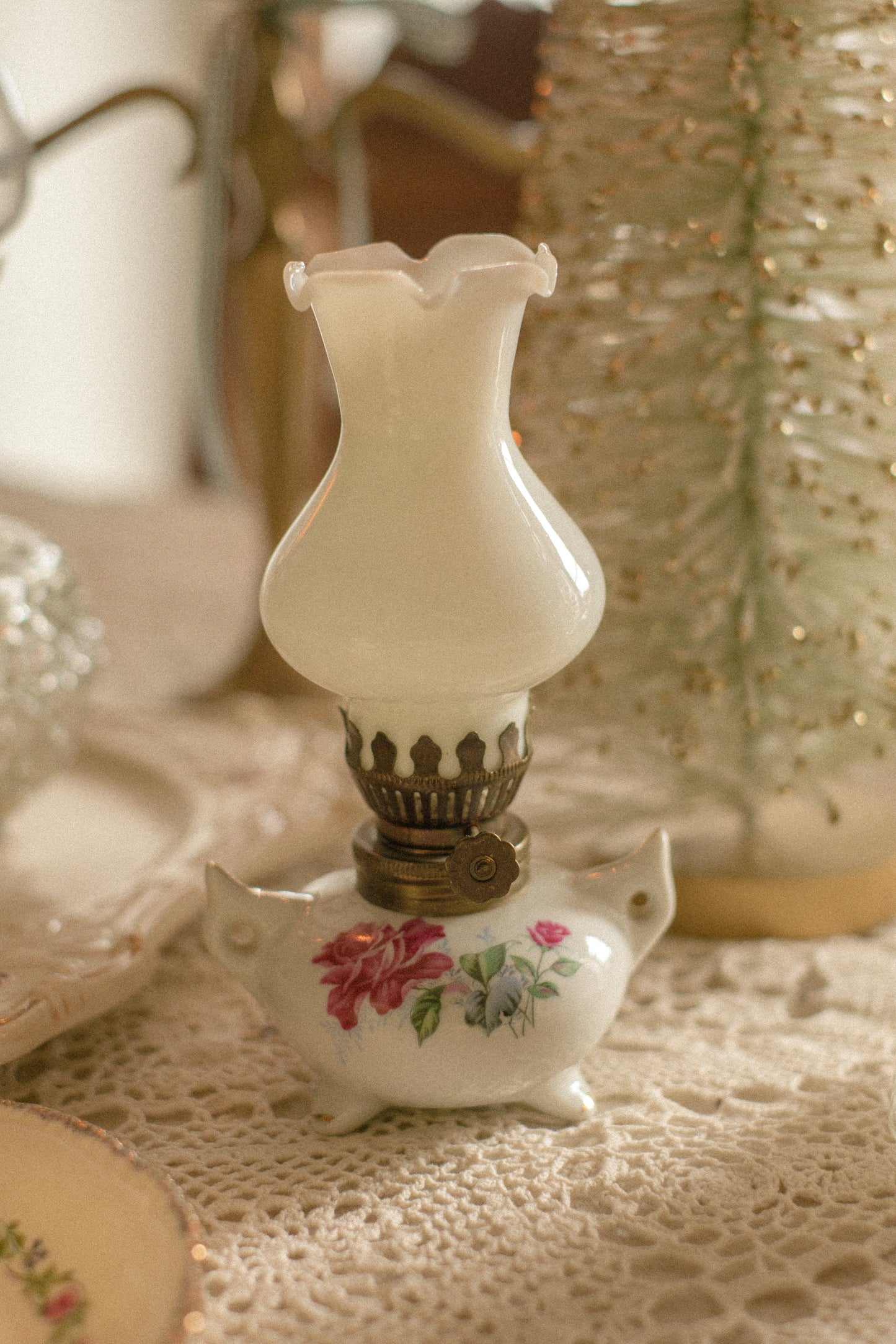 Vintage ceramic floral oil lamp