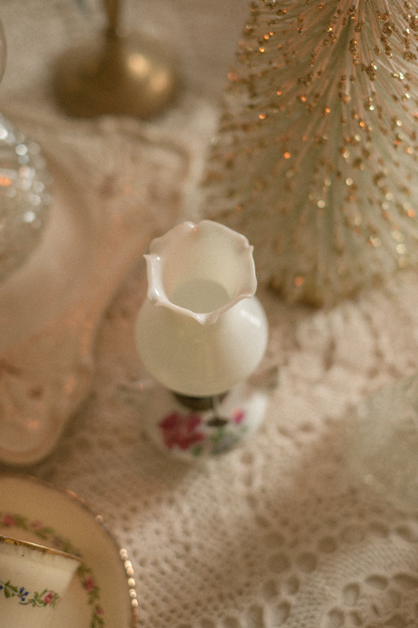 Vintage ceramic floral oil lamp