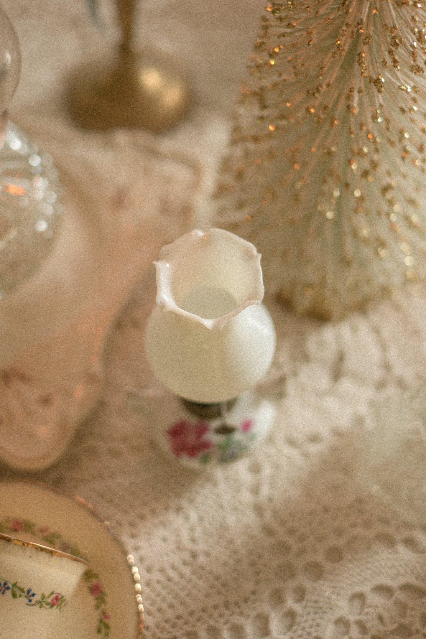 Vintage ceramic floral oil lamp